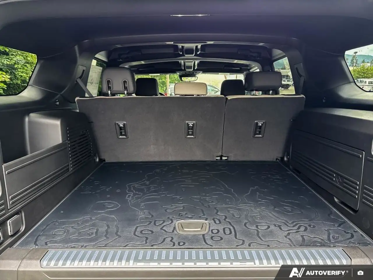 GMC HUMMER EV SUV снимка GMC HUMMER EV SUV