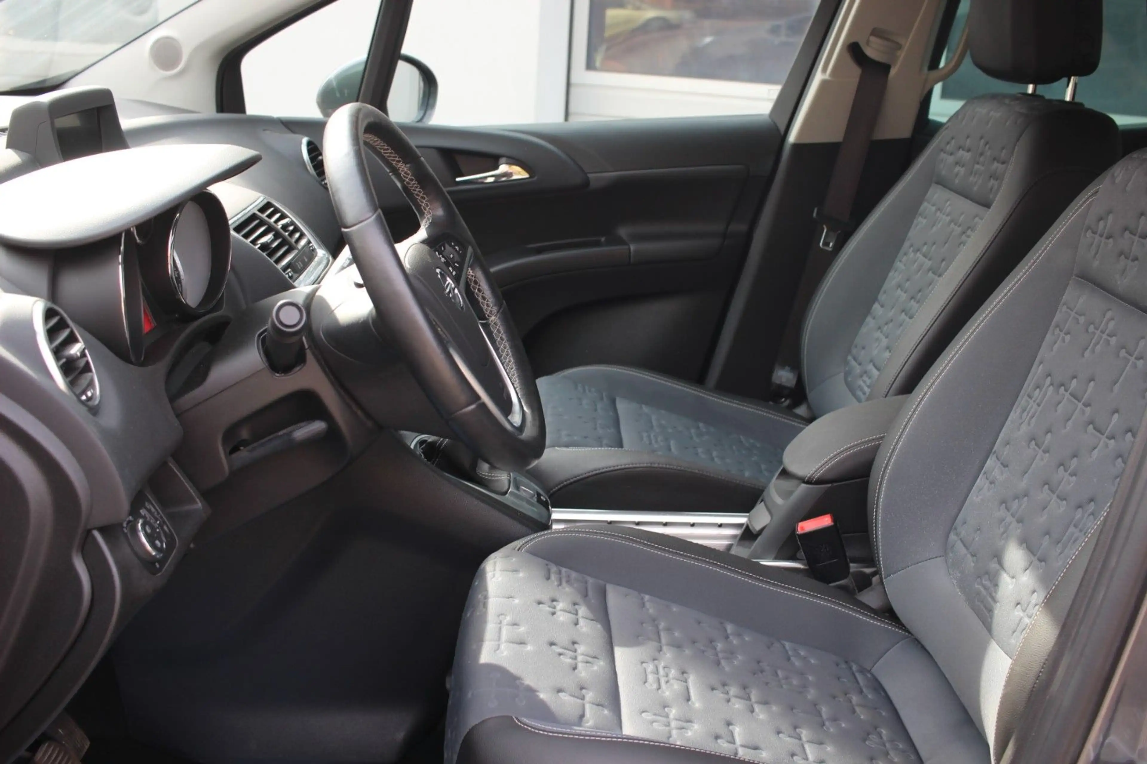 Opel Meriva B Innovation / 87TKM / Tüv Neu — photo 7