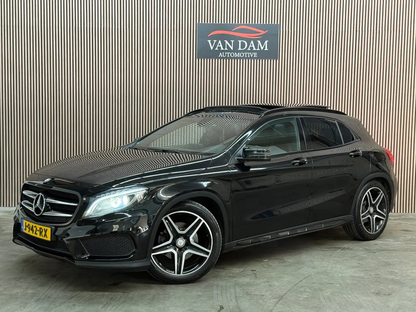Mercedes-Benz GLA 220 d 4Matic AMG-Pakket 2017 PANO LED CAMERA Noir - 1