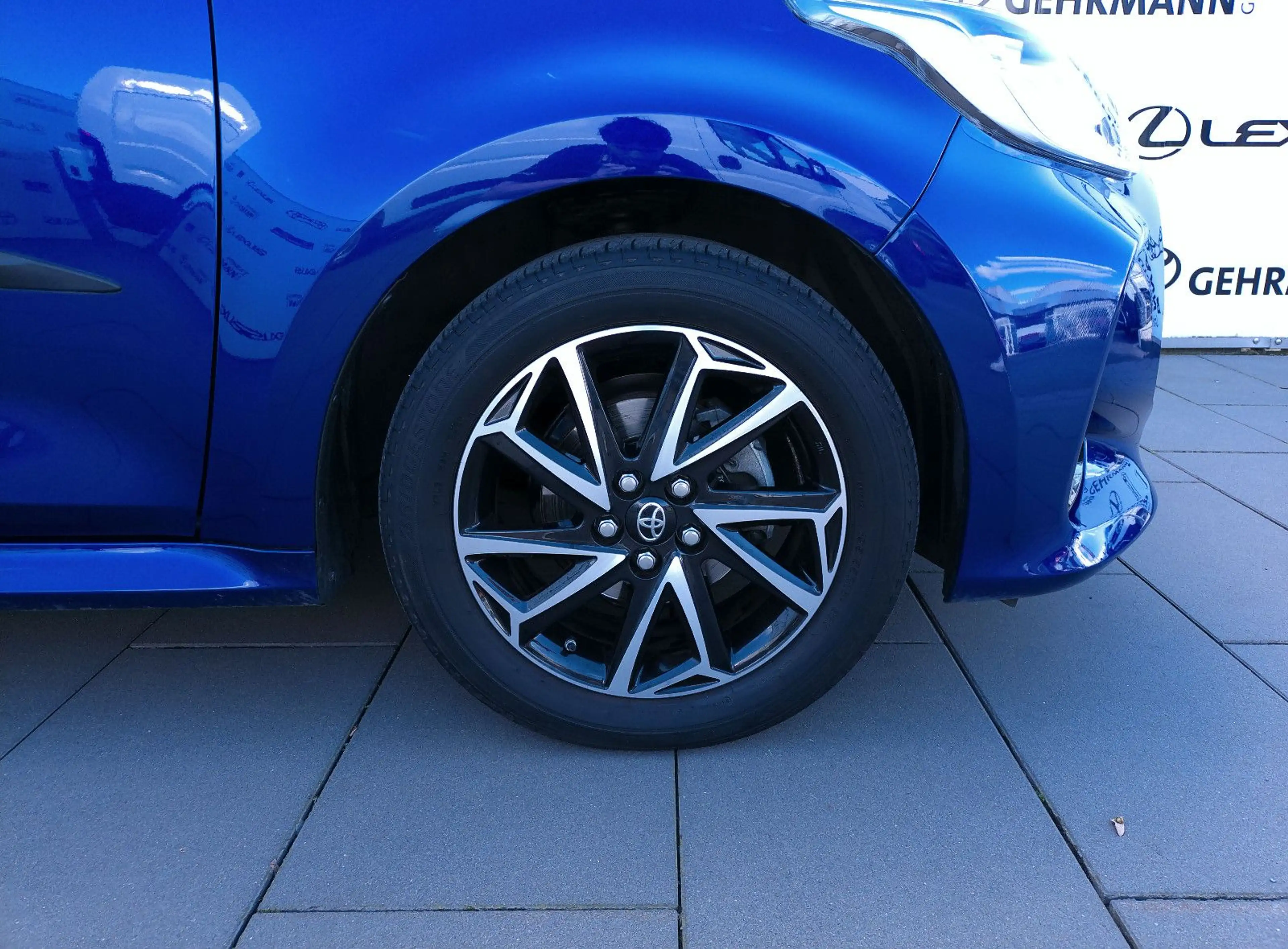 Toyota Yaris Team Deutschland*CarPlay* — photo 6
