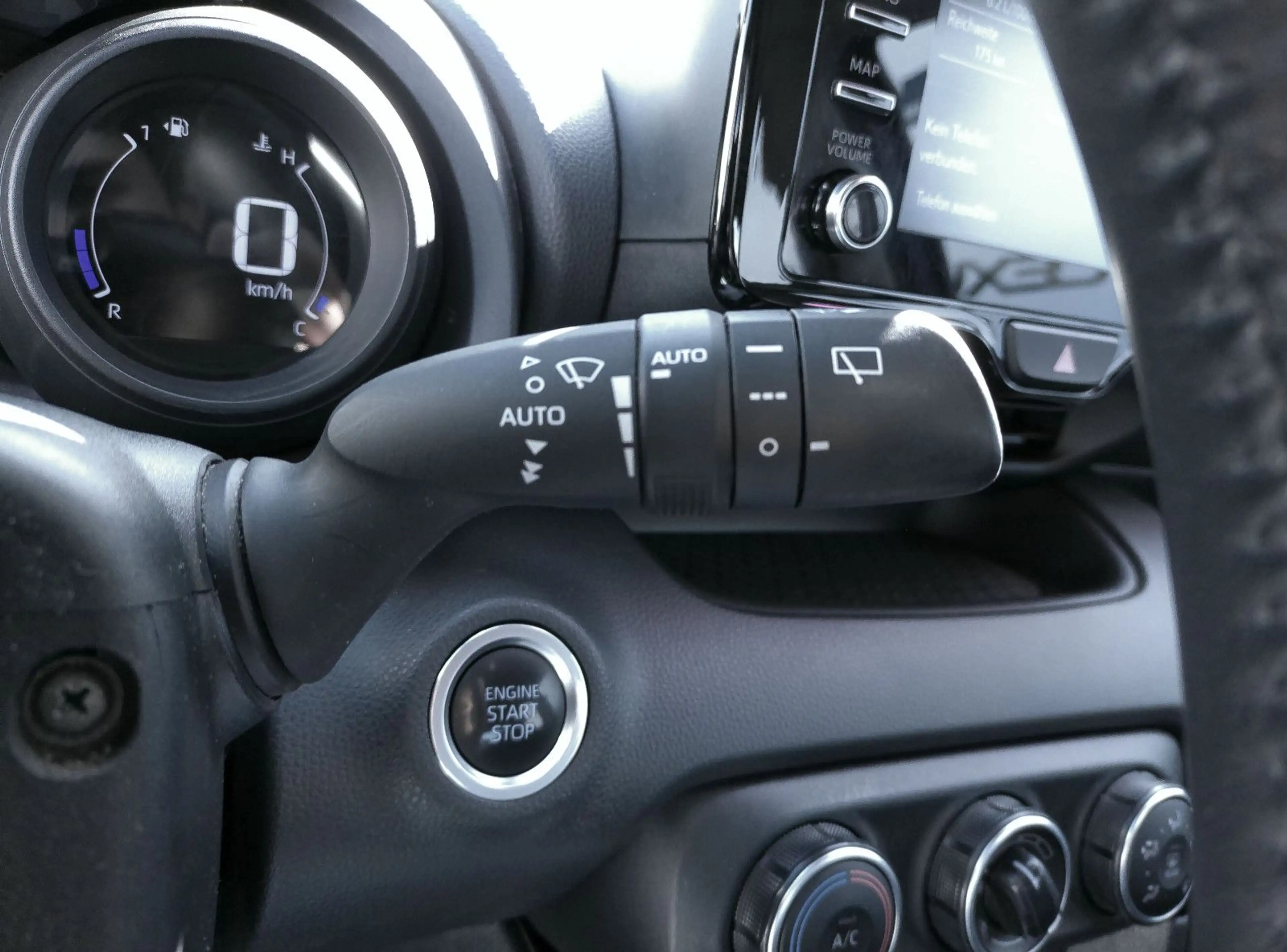 Toyota Yaris Team Deutschland*CarPlay* — photo 15