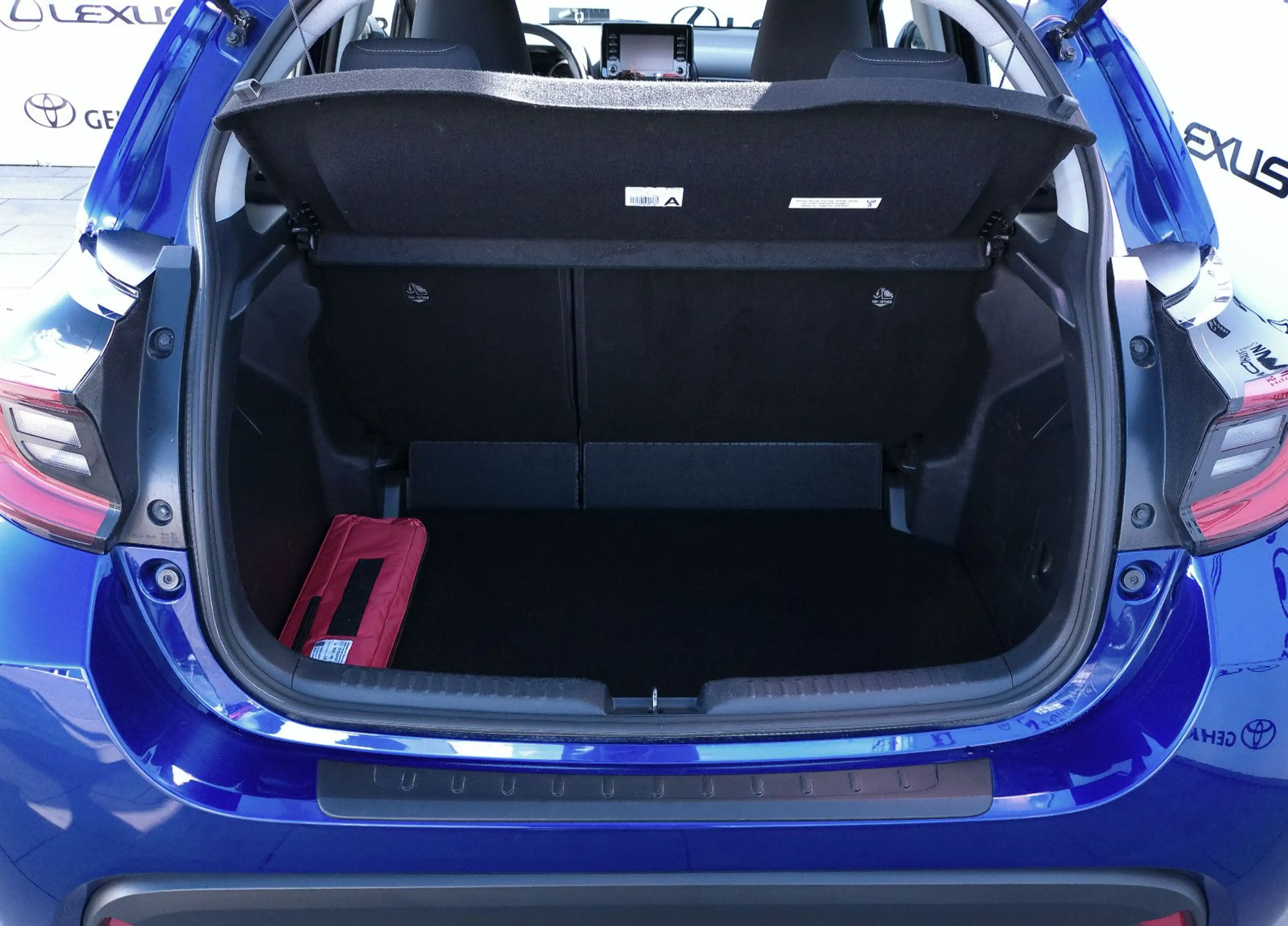 Toyota Yaris Team Deutschland*CarPlay* — photo 5