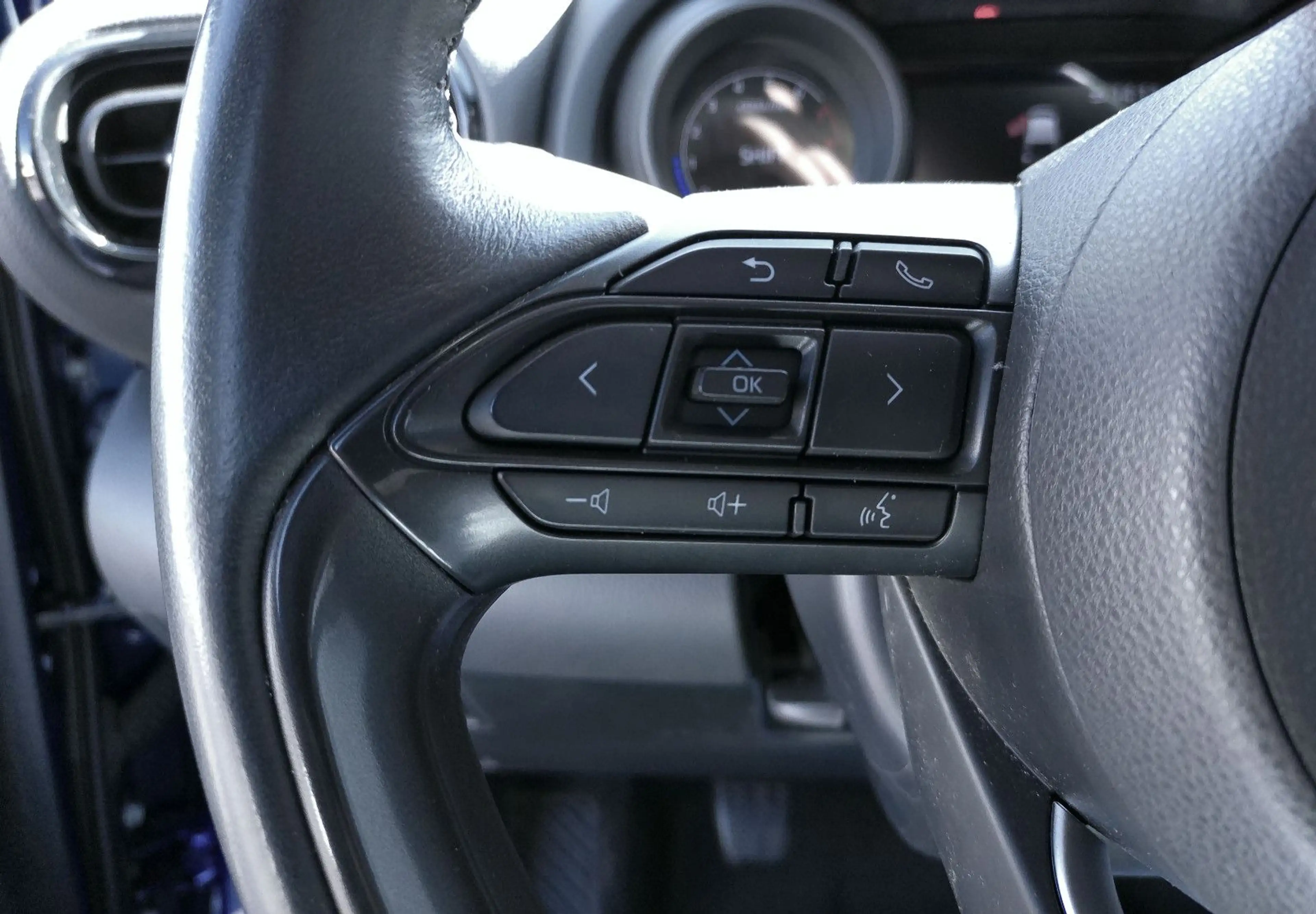 Toyota Yaris Team Deutschland*CarPlay* — photo 12