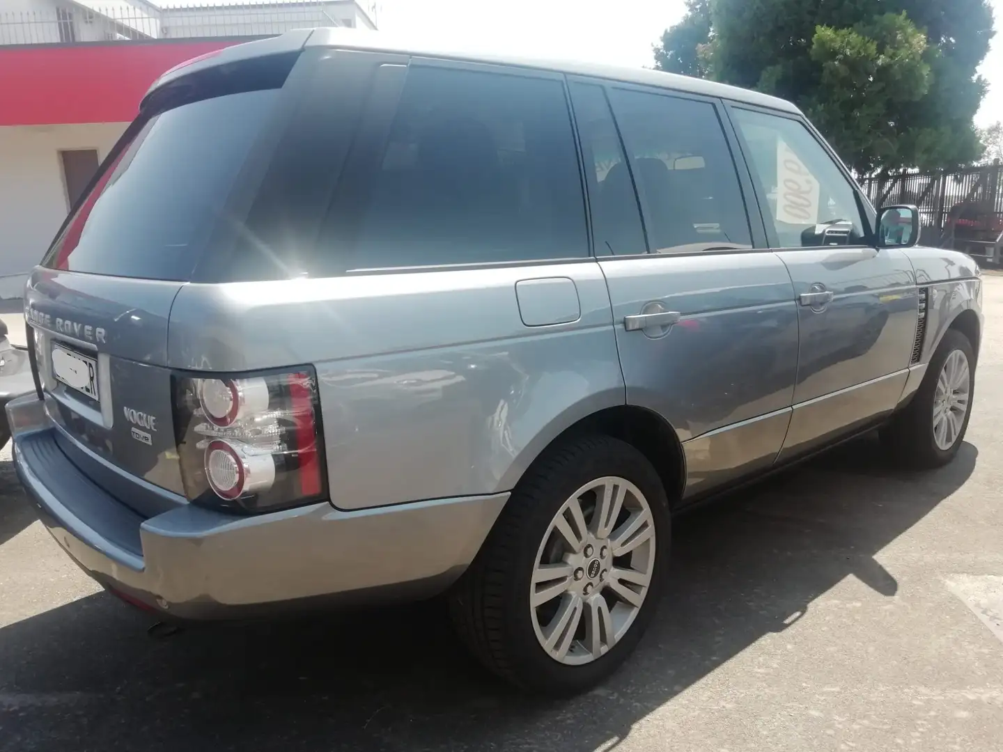 Land Rover Range Rover Range Rover III 2010 4.4 tdV8 Vogue auto Grey - 2