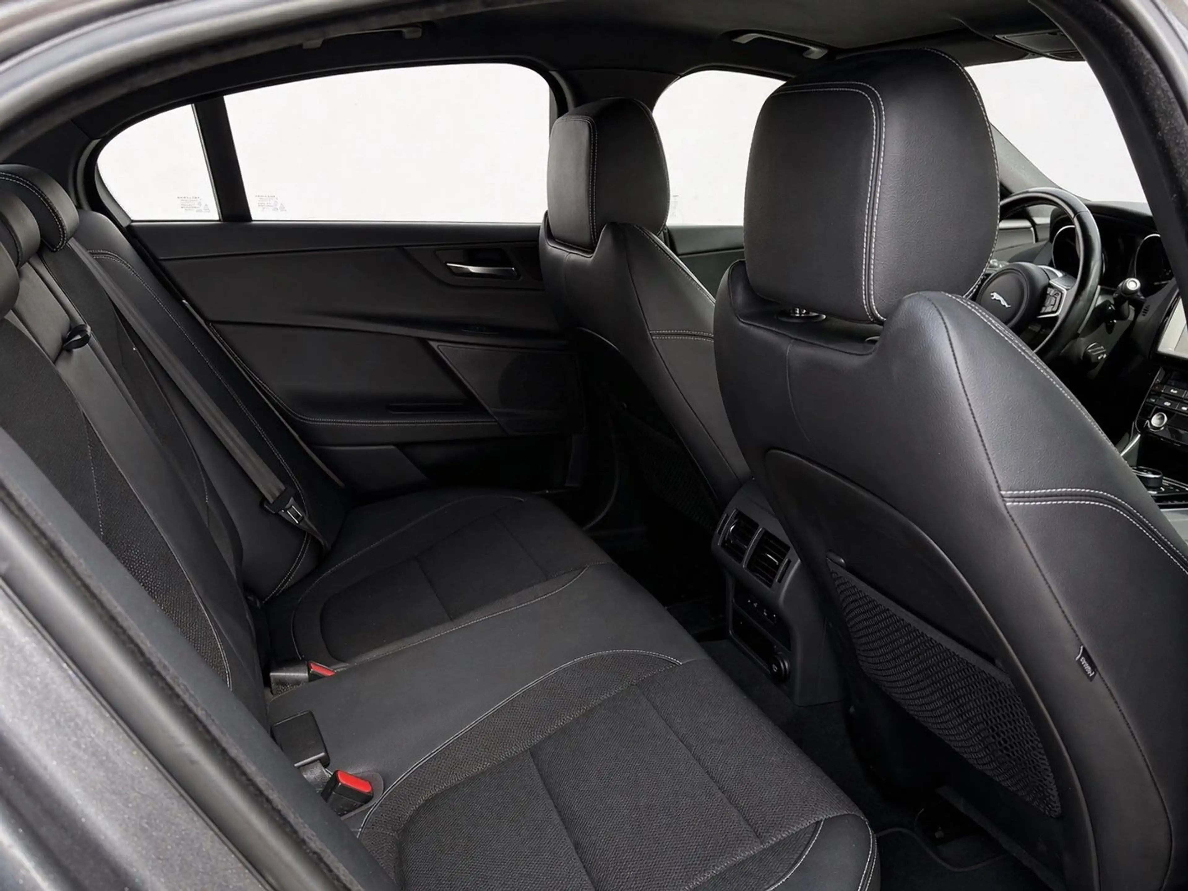 Jaguar XE R-Sport*Kamera*Soundsystem*Sitzheizung — photo 11