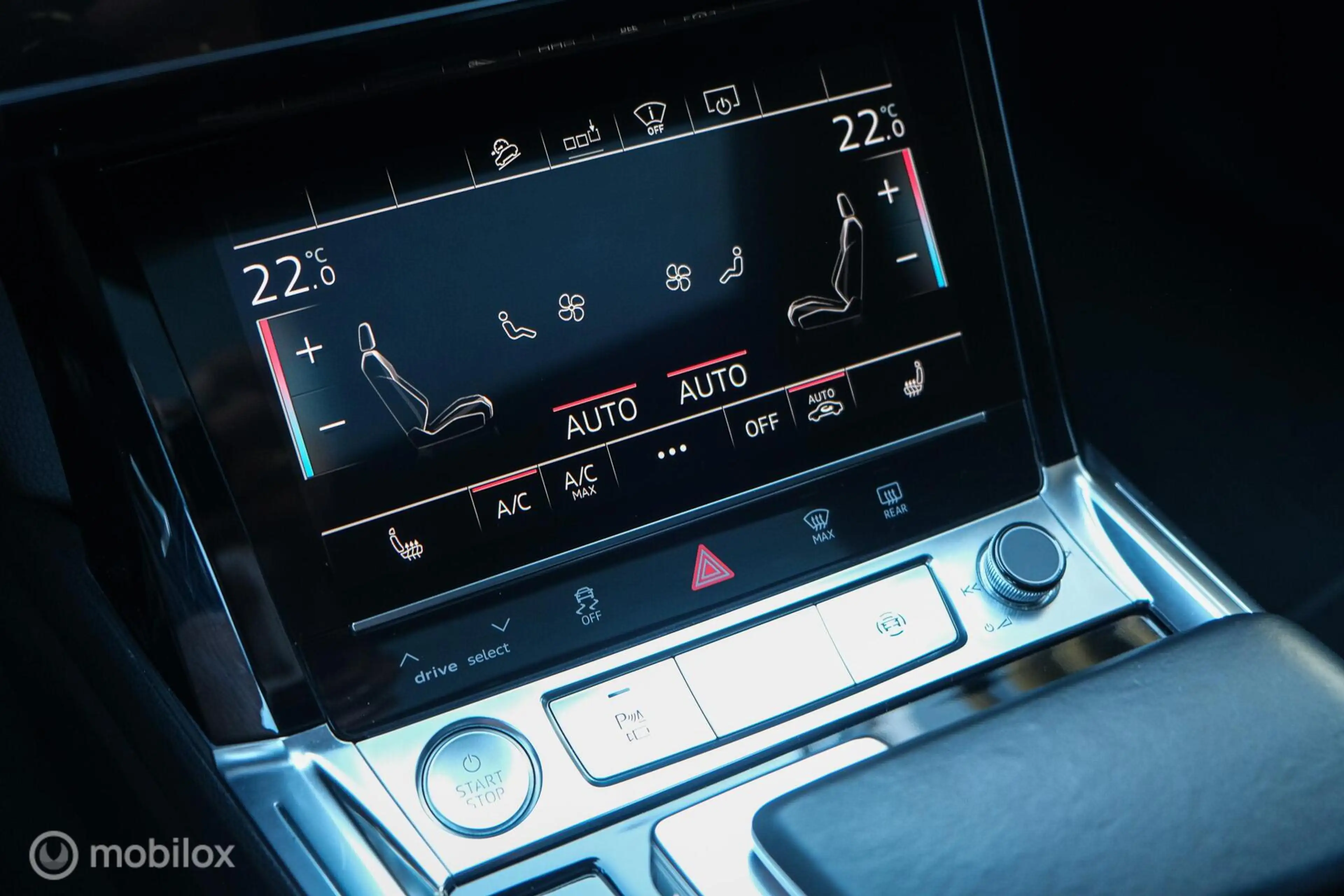 Audi e-tron 55 quattro Business edition Plus 95 kWh | Pano | A — photo 12