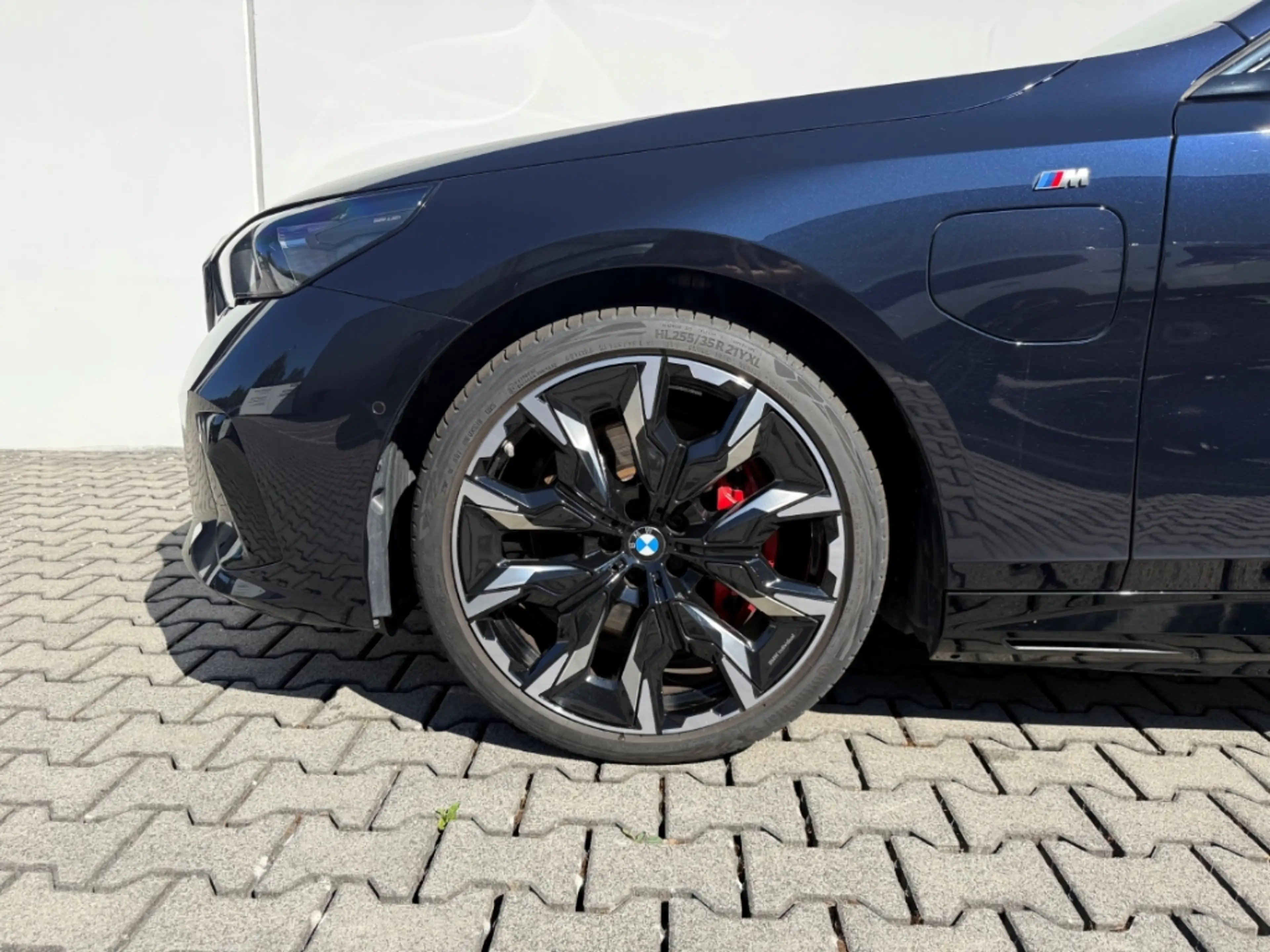 BMW 550 e xDrive Tour. M-Sport Sportpaket HUD AD AHK-el. k — photo 6