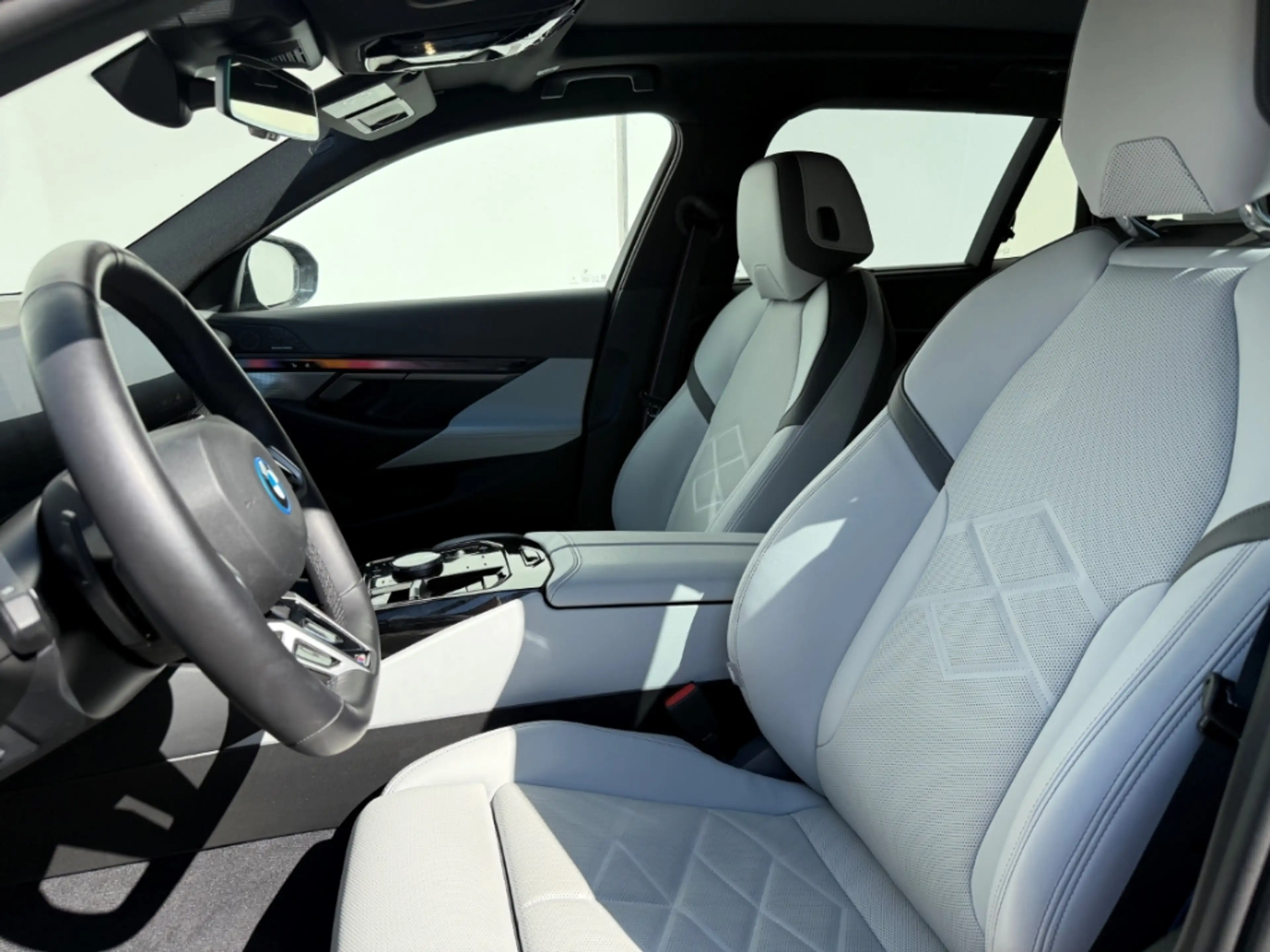 BMW 550 e xDrive Tour. M-Sport Sportpaket HUD AD AHK-el. k — photo 12