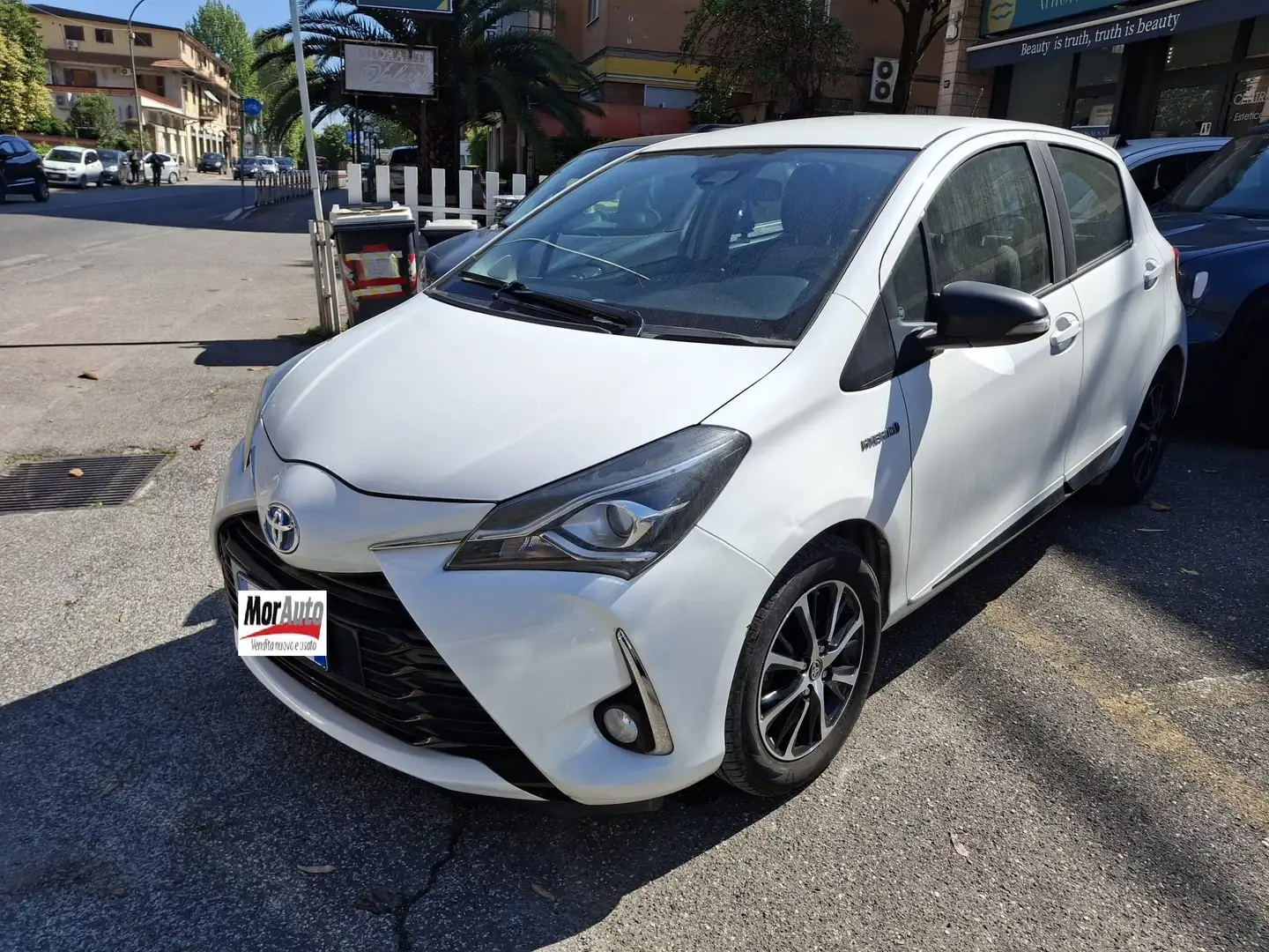 Toyota Yaris Yaris 5p 1.5h Active my18 Bianco - 2