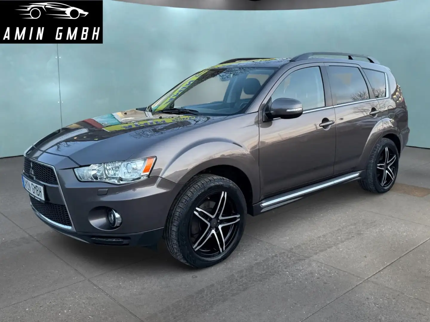 Mitsubishi Outlander Instyle 4WD 7 Sitze Vollausstattung Braun - 1