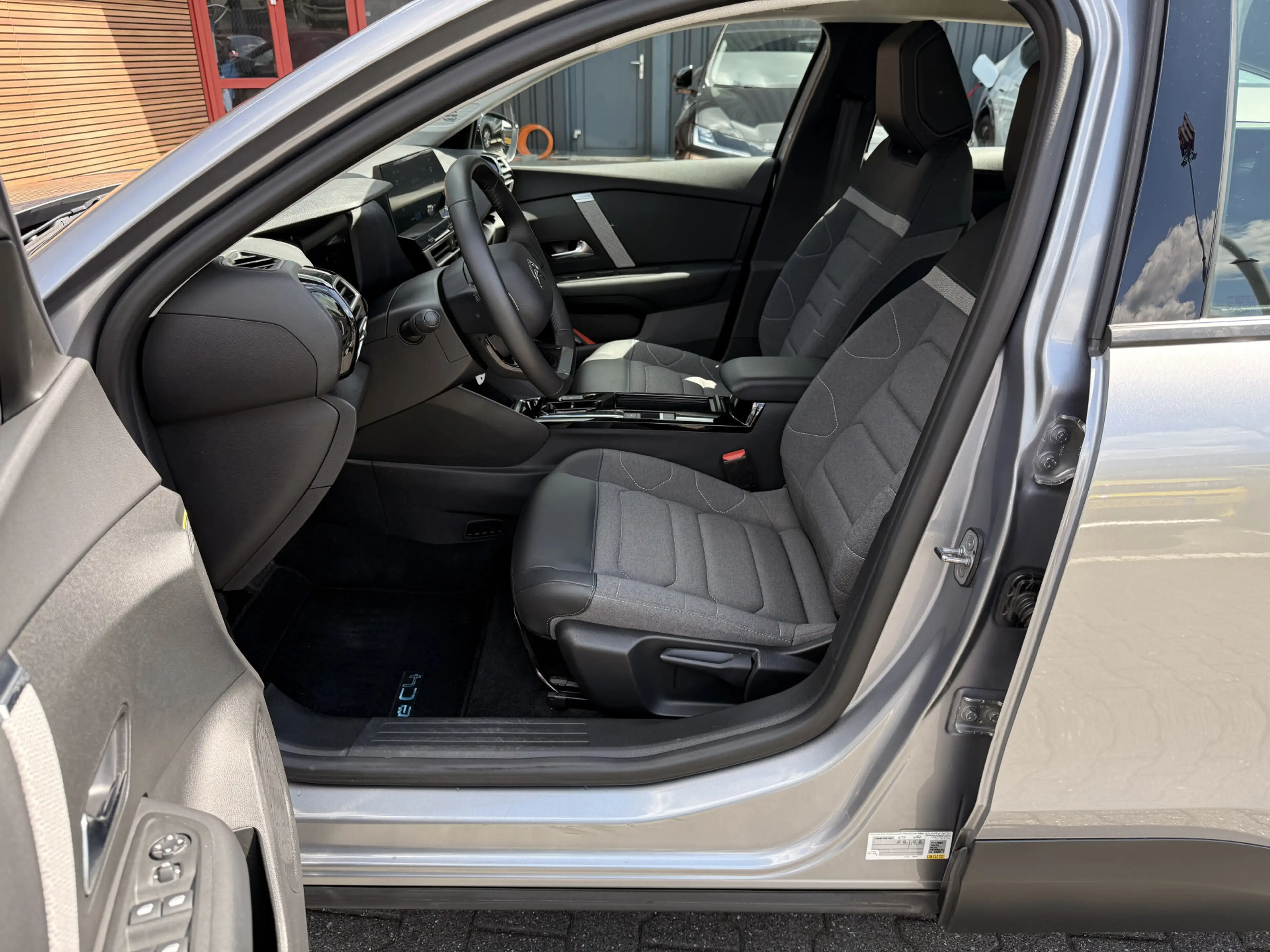 Citroen E-C4 Electric You 50 kWh Camera / Cruise / Carplay / Lm Velgen — photo 32
