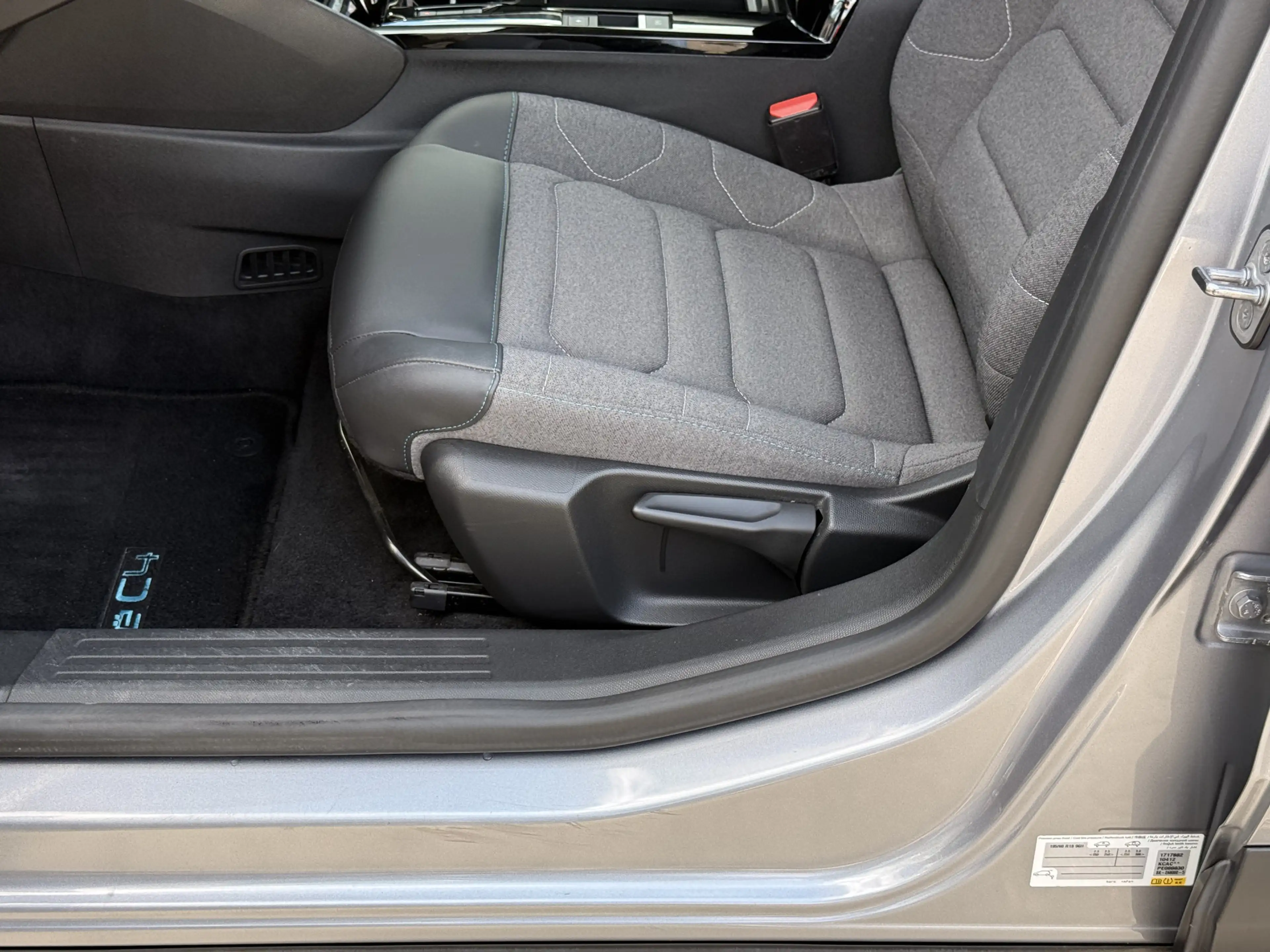Citroen E-C4 Electric You 50 kWh Camera / Cruise / Carplay / Lm Velgen — photo 33