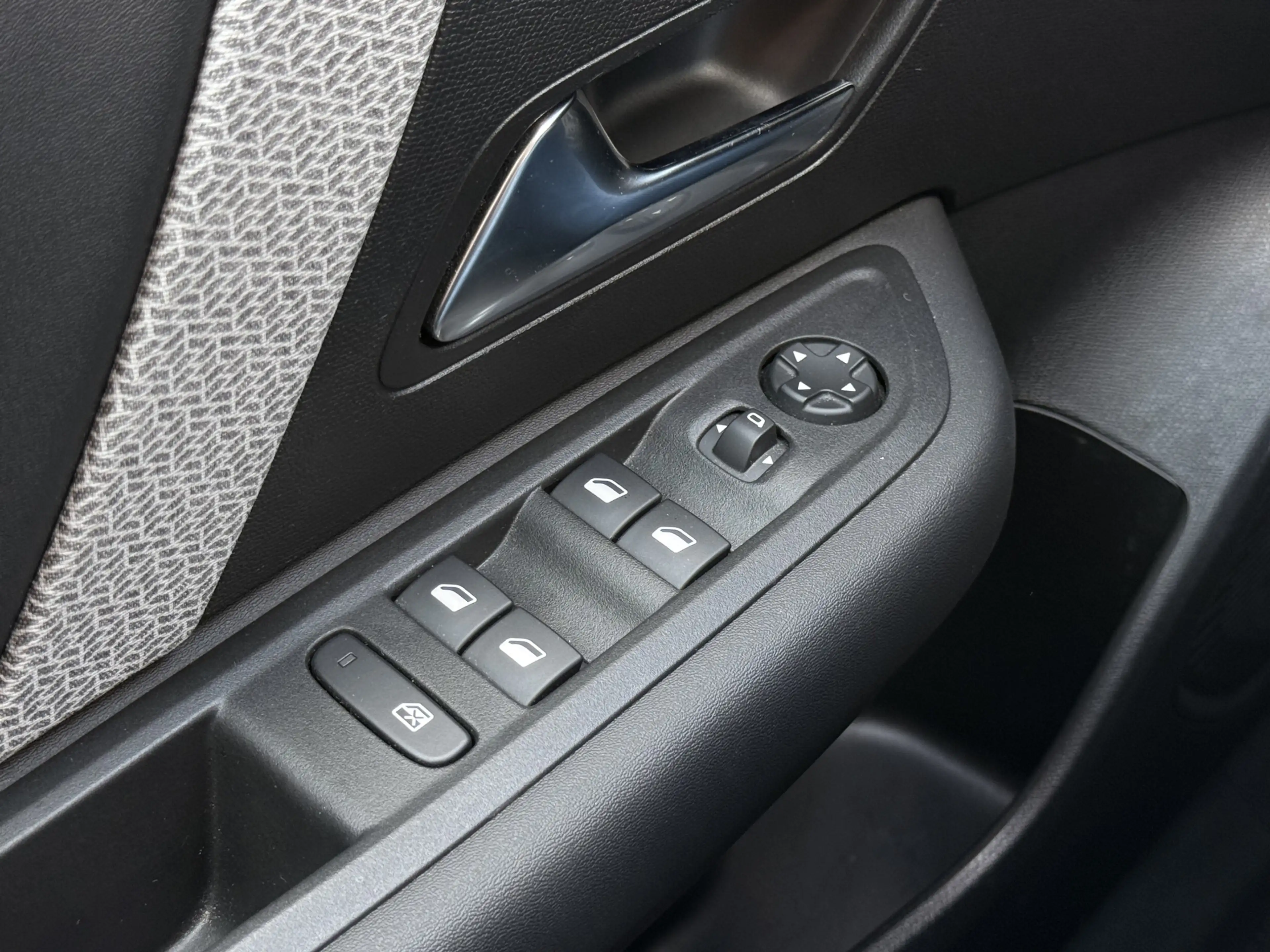 Citroen E-C4 Electric You 50 kWh Camera / Cruise / Carplay / Lm Velgen — photo 34