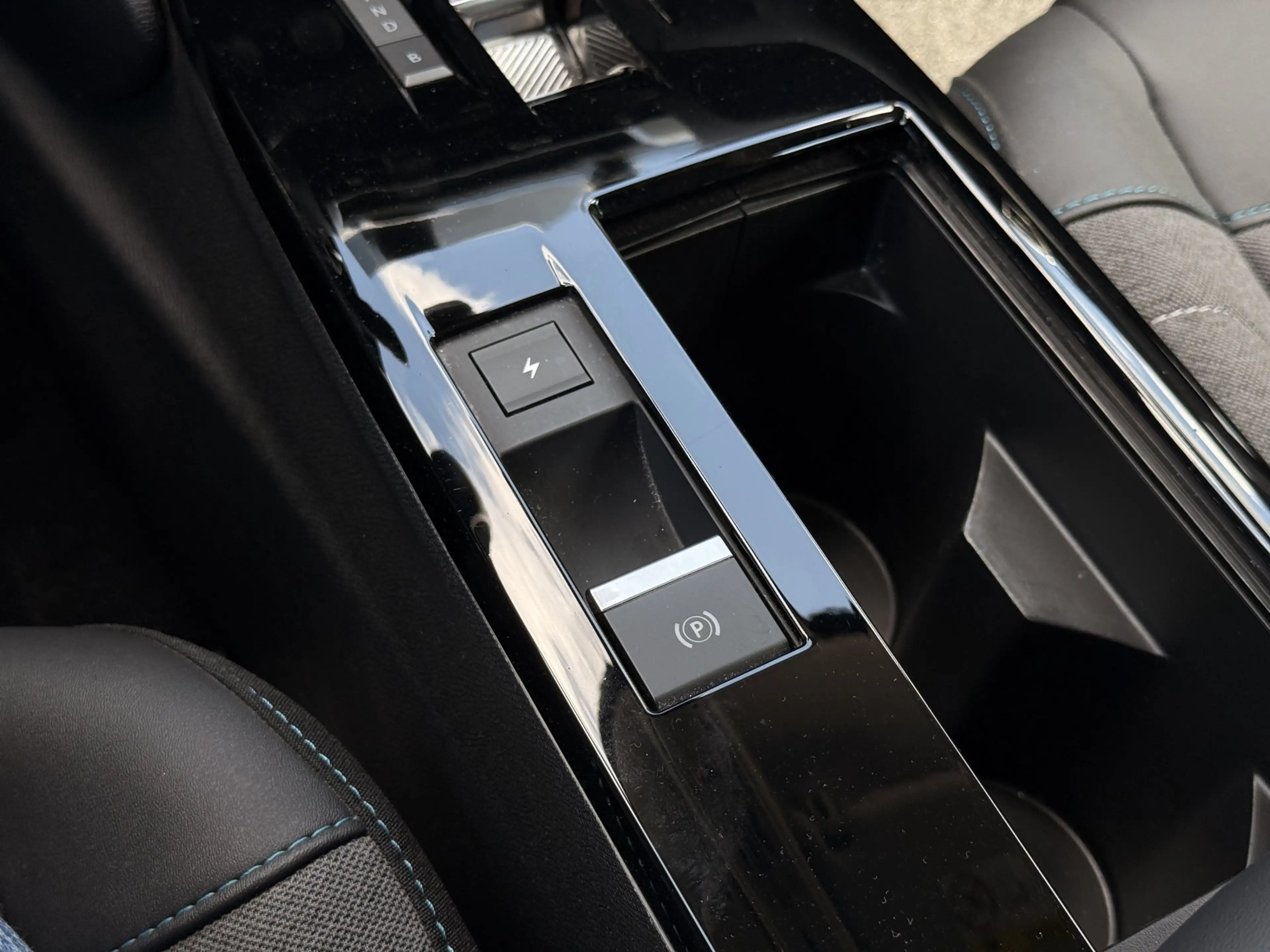 Citroen E-C4 Electric You 50 kWh Camera / Cruise / Carplay / Lm Velgen — photo 31