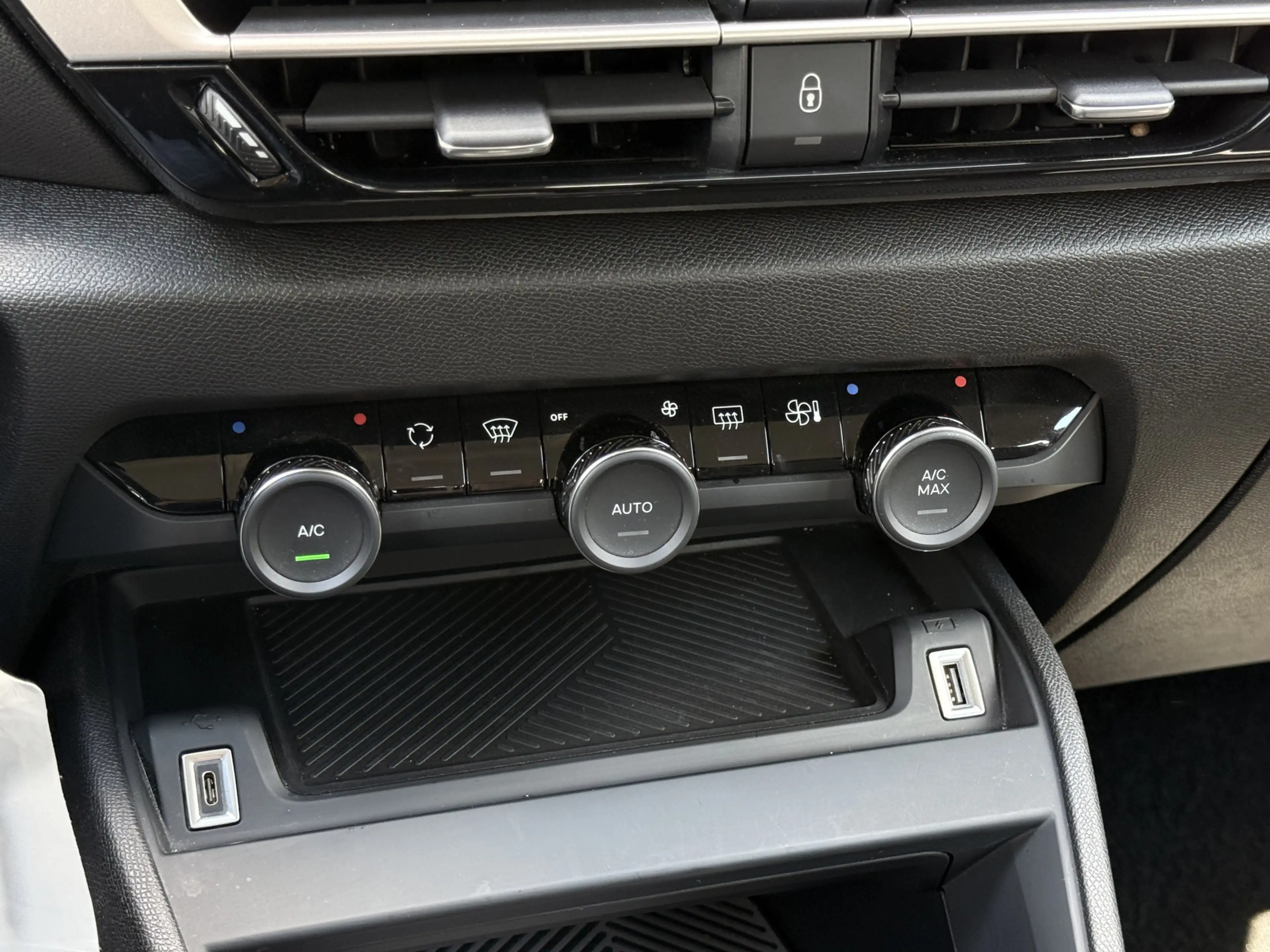 Citroen E-C4 Electric You 50 kWh Camera / Cruise / Carplay / Lm Velgen — photo 29
