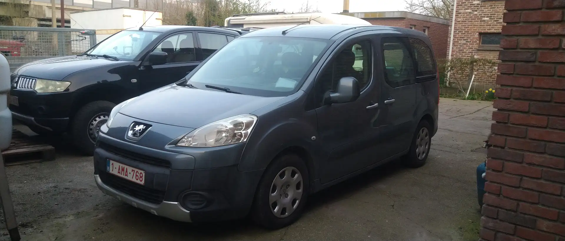 Peugeot Partner Partner Tepee 1.6 e-HDi Active STT Gris - 1
