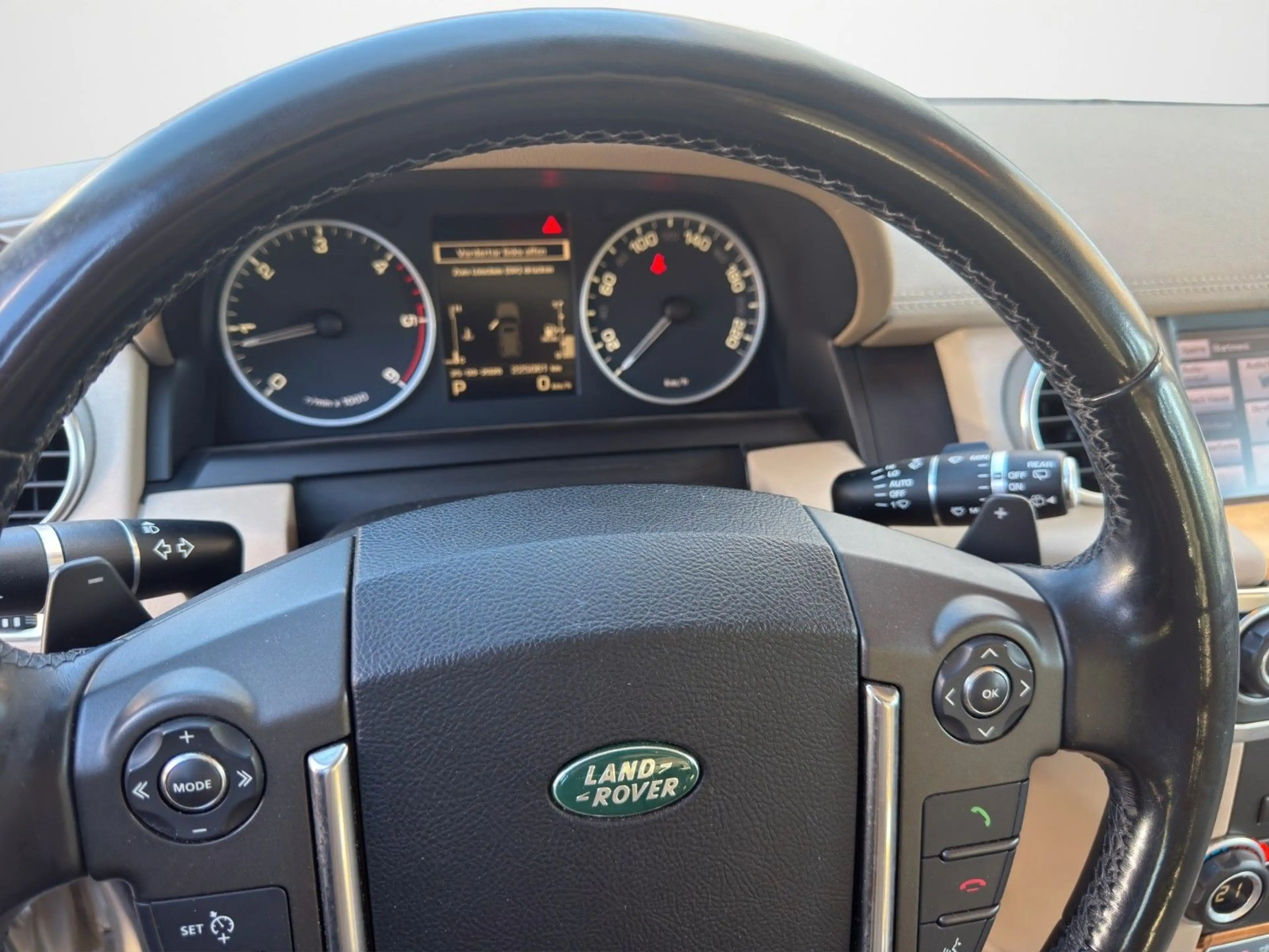 Land Rover Discovery 4 HSE SDV6 7 SITZE PANO XEN AHK LEDER — photo 12