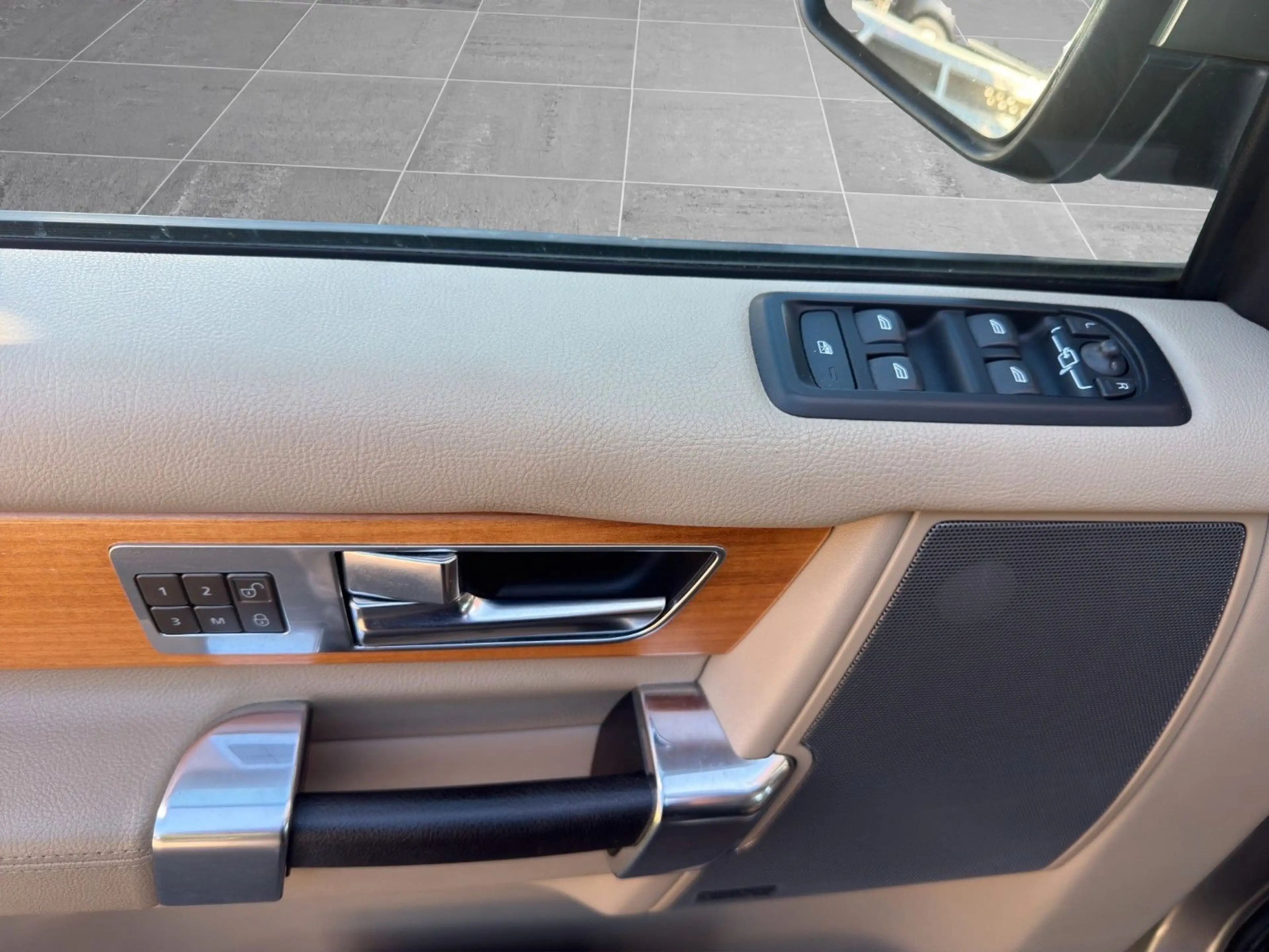 Land Rover Discovery 4 HSE SDV6 7 SITZE PANO XEN AHK LEDER — photo 13
