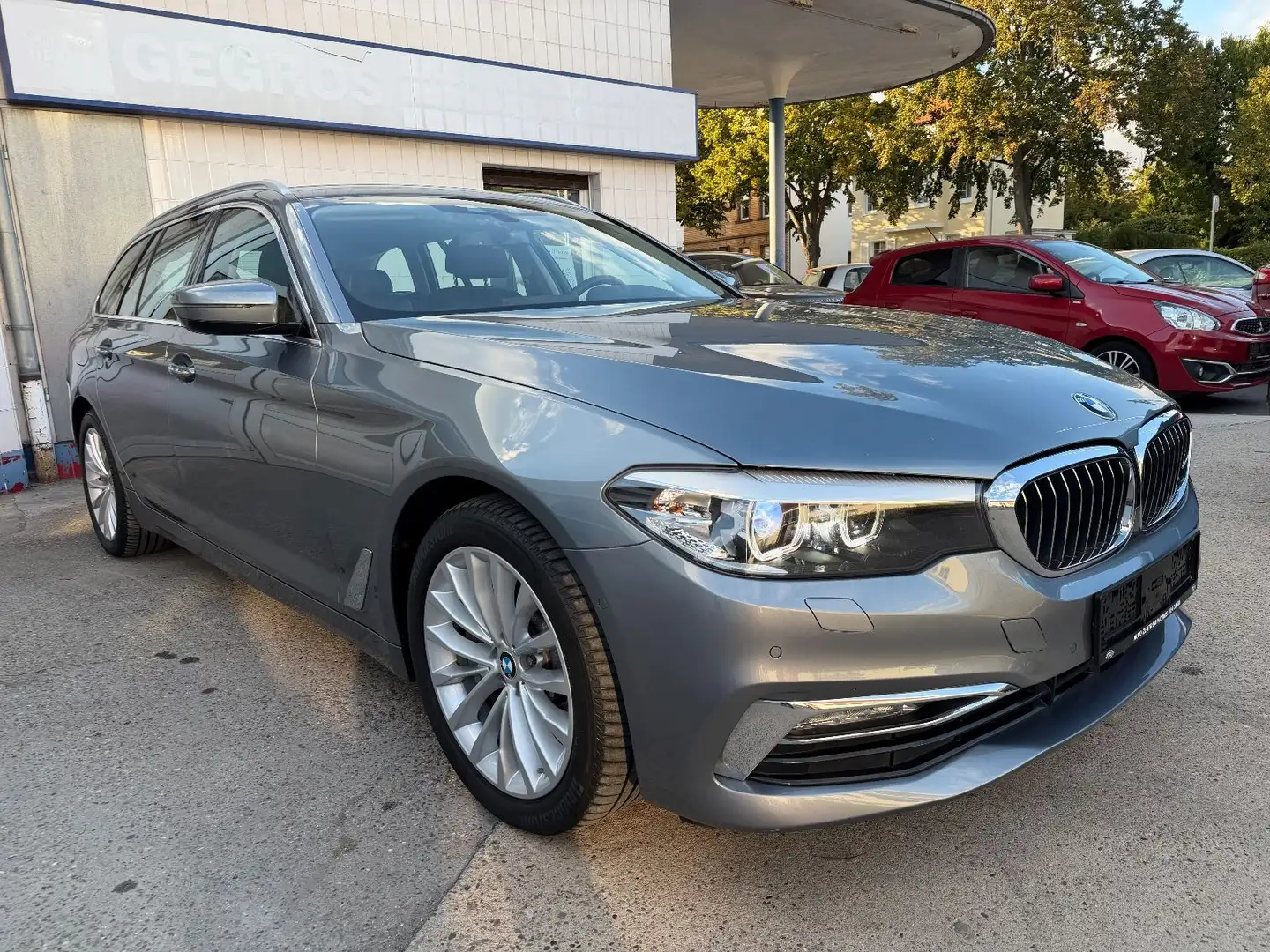 BMW 530 i xDrive Luxury Line *HUD*B&W*ACC*AHK*TOP* Blau - 1