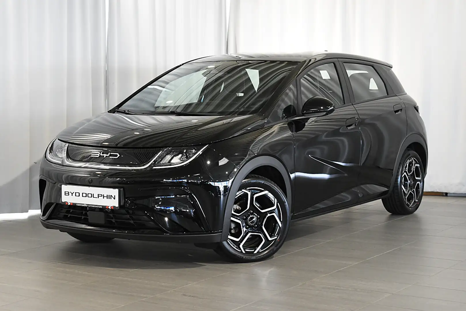 BYD Dolphin 60,4 kWh Design Österreich Paket ON2550120 JF Schwarz - 2