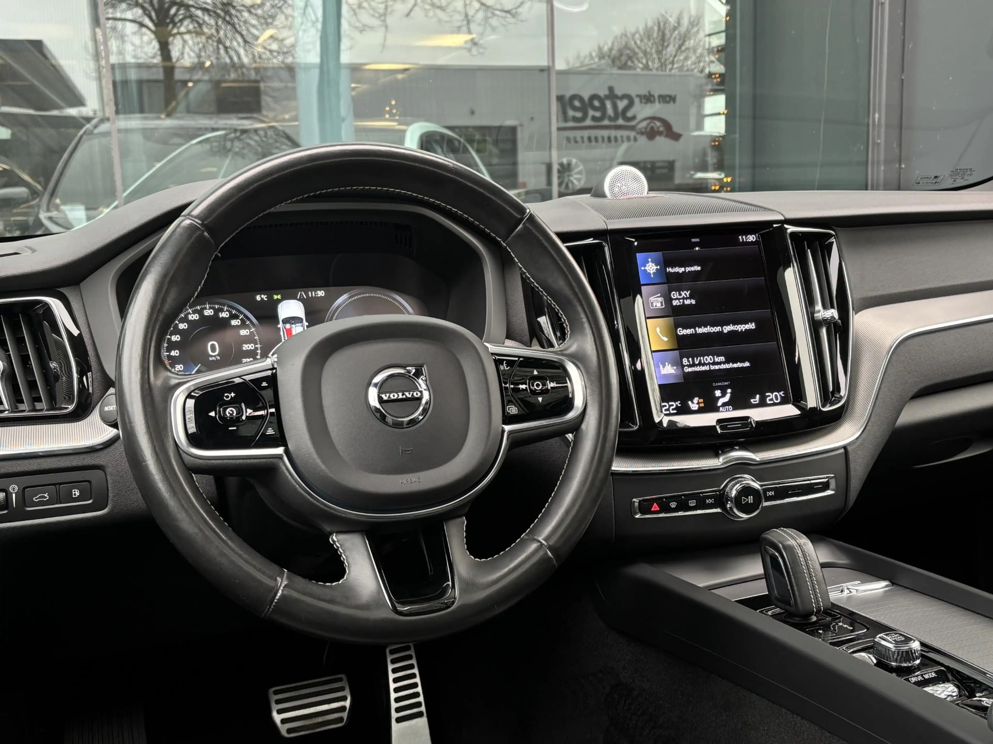 Volvo XC60 2.0 T8 Plug-in hybrid AWD R-Design B&W Surround | — photo 6
