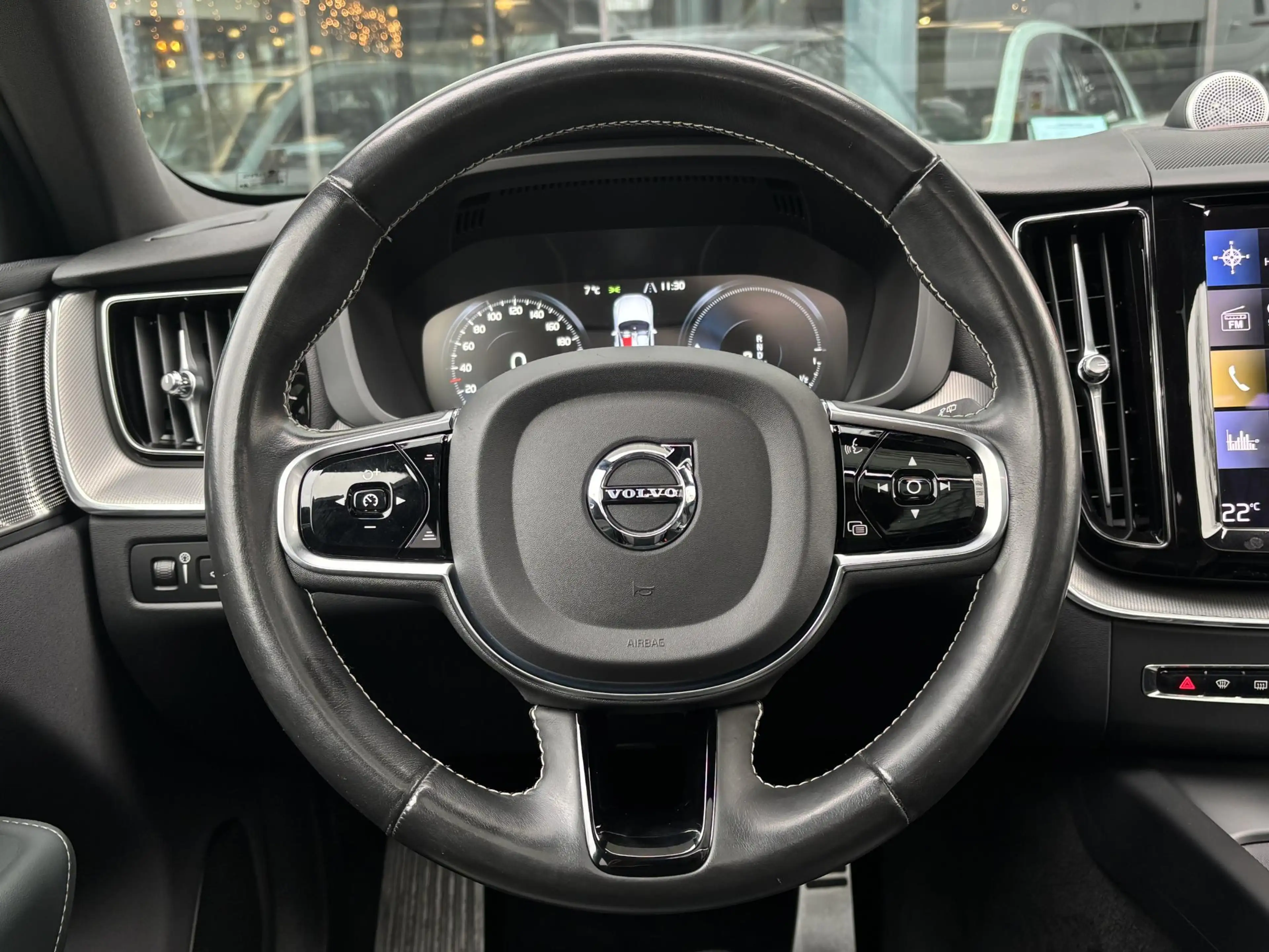 Volvo XC60 2.0 T8 Plug-in hybrid AWD R-Design B&W Surround | — photo 8