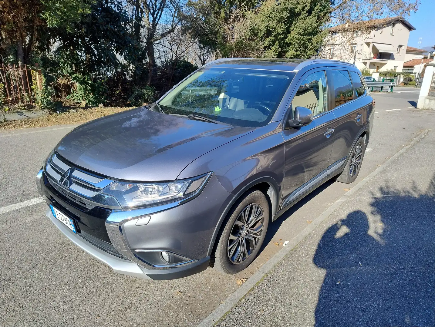 Mitsubishi Outlander III, 2016 2.2 Instyle+,Navi,Diamond Pack,awd auto Grigio - 2