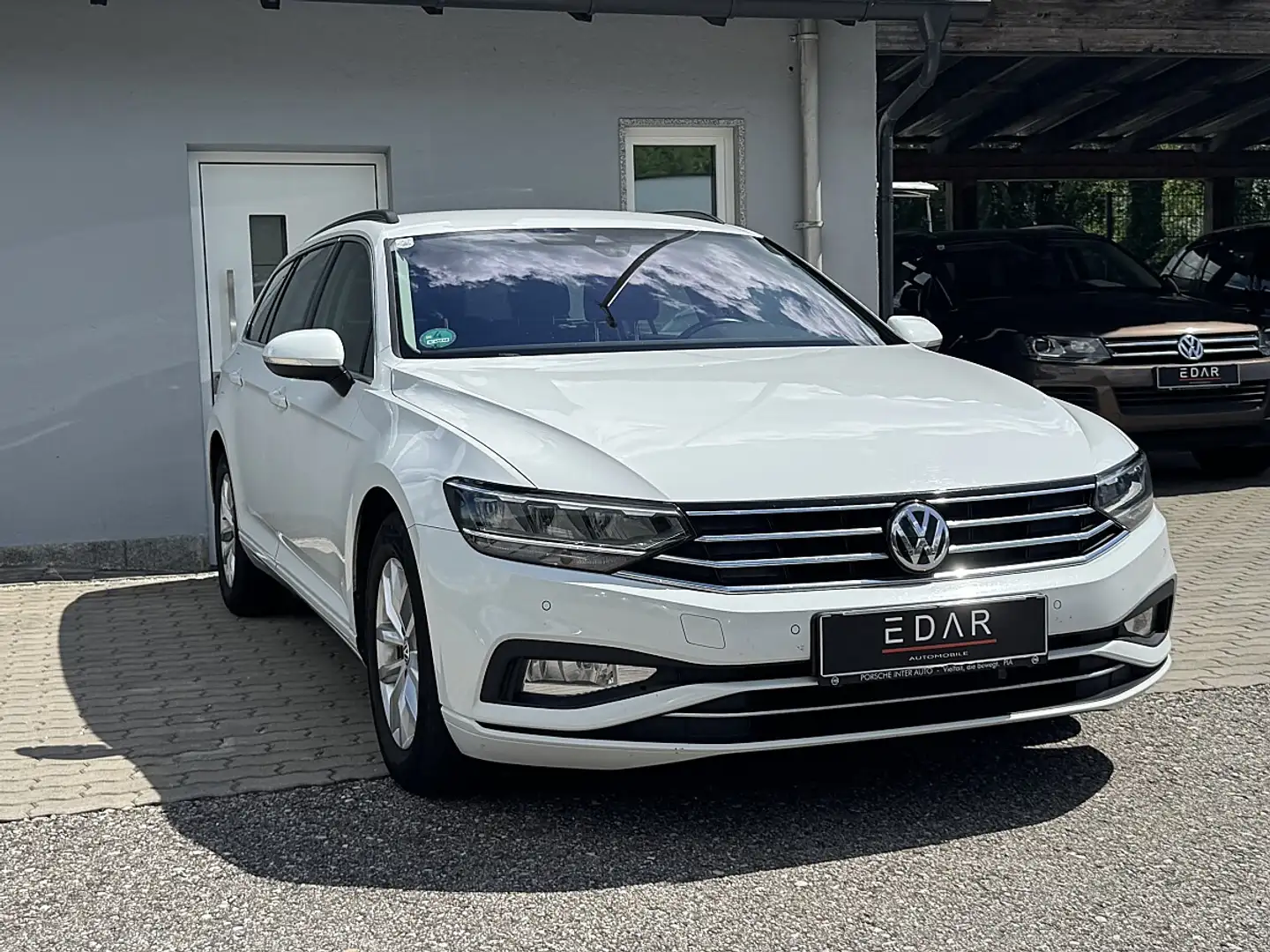 Volkswagen Passat Variant 1,6 SCR TDI DSG Weiß - 2