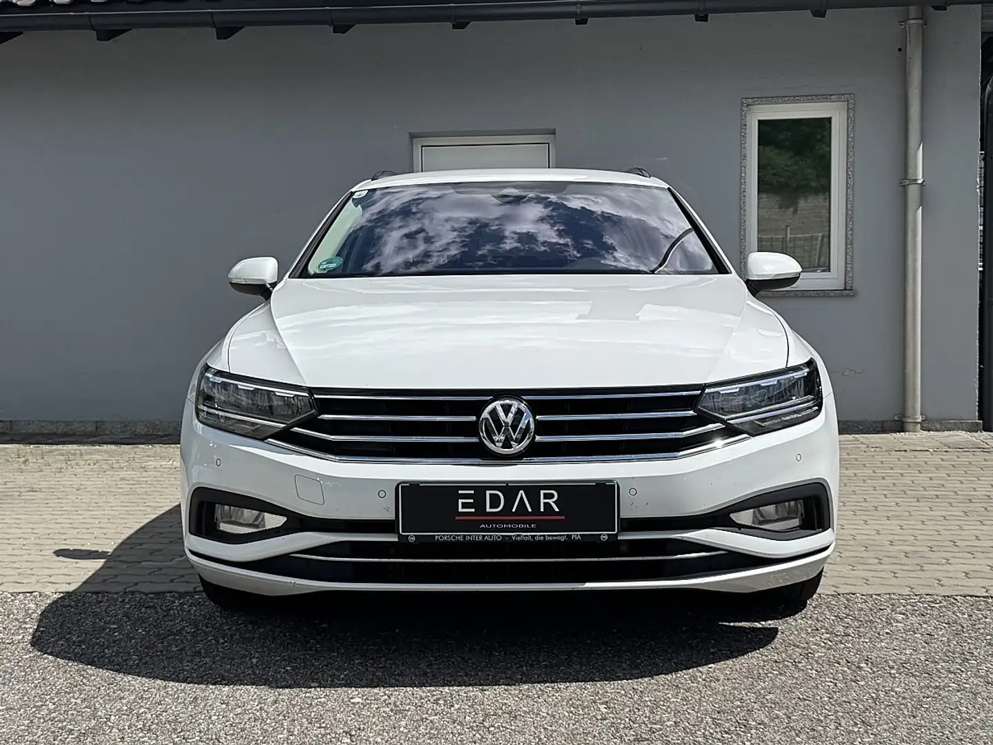 Volkswagen Passat Variant 1,6 SCR TDI DSG Weiß - 1