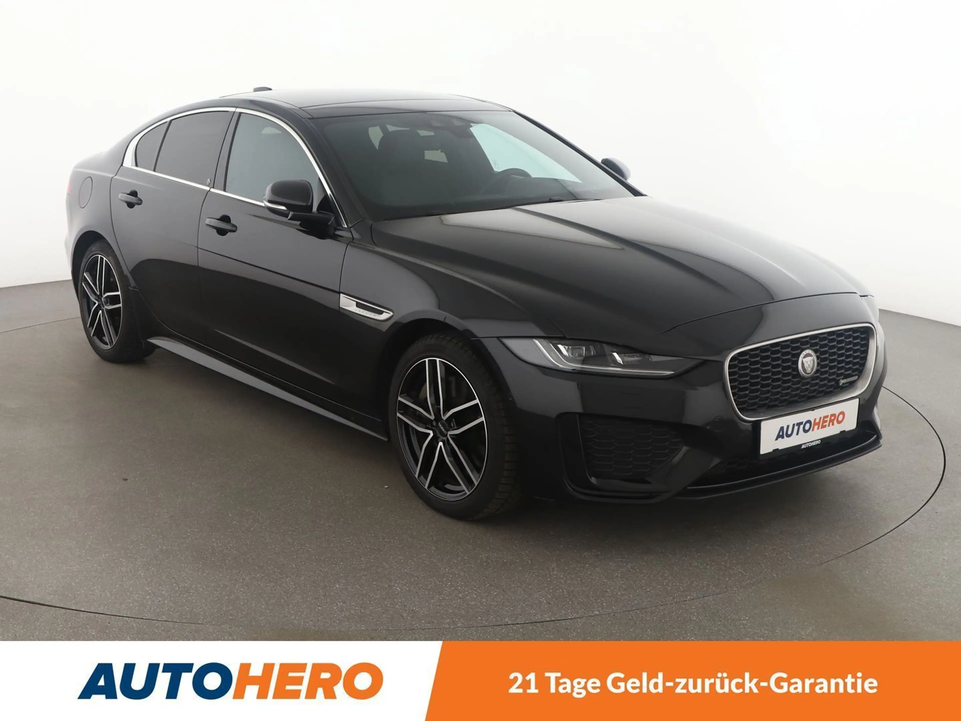 Jaguar XE 20d R-Dynamic HSE AWD *ACC*LIM*PDC*NAVI* — photo 8