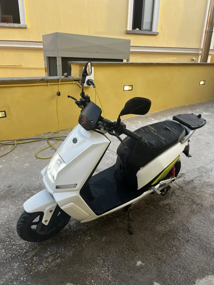 Lifan E3 - 1