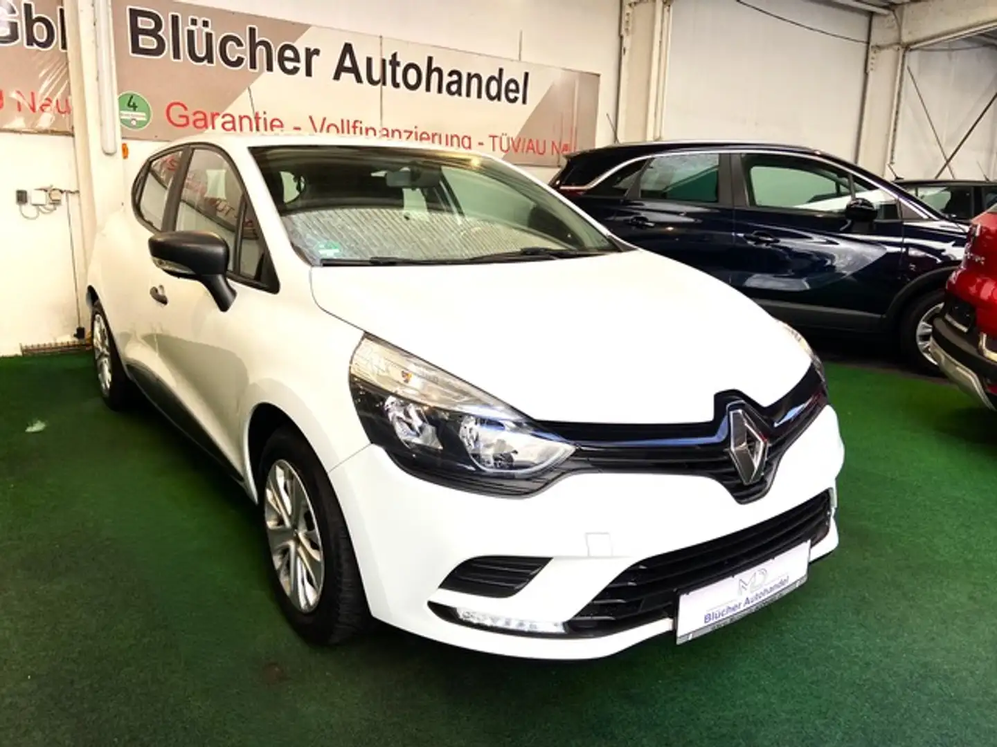 Renault Clio IV Life Navi Bluetooth LED PDC Life Zwart - 2