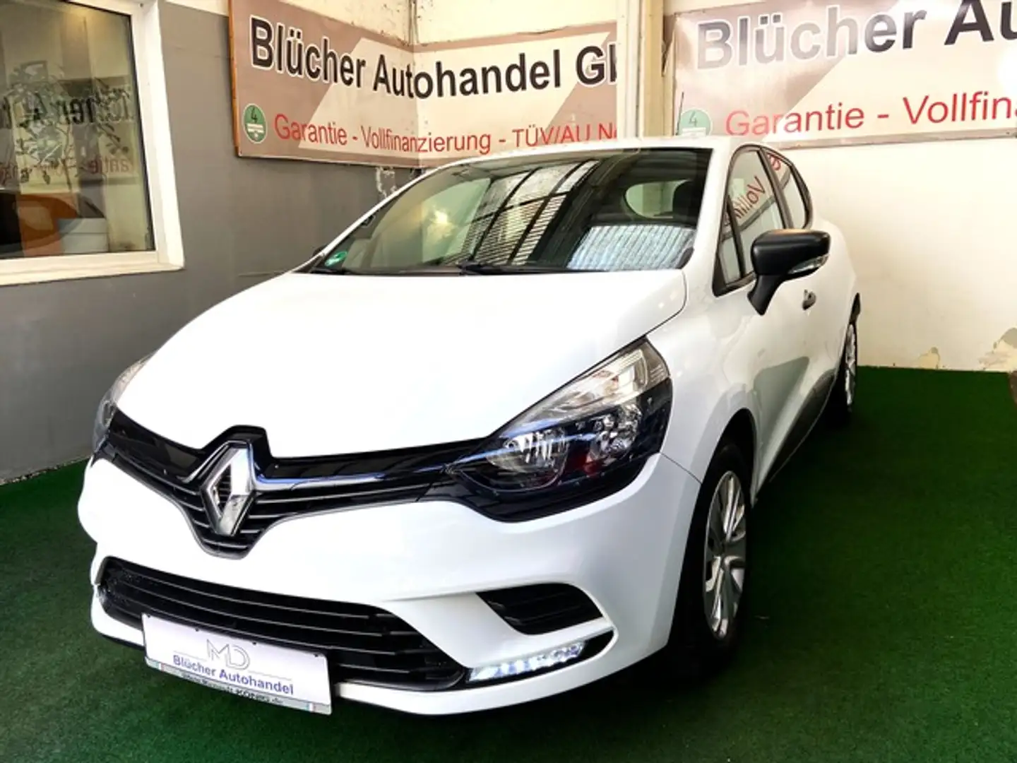 Renault Clio IV Life Navi Bluetooth LED PDC Life Zwart - 1