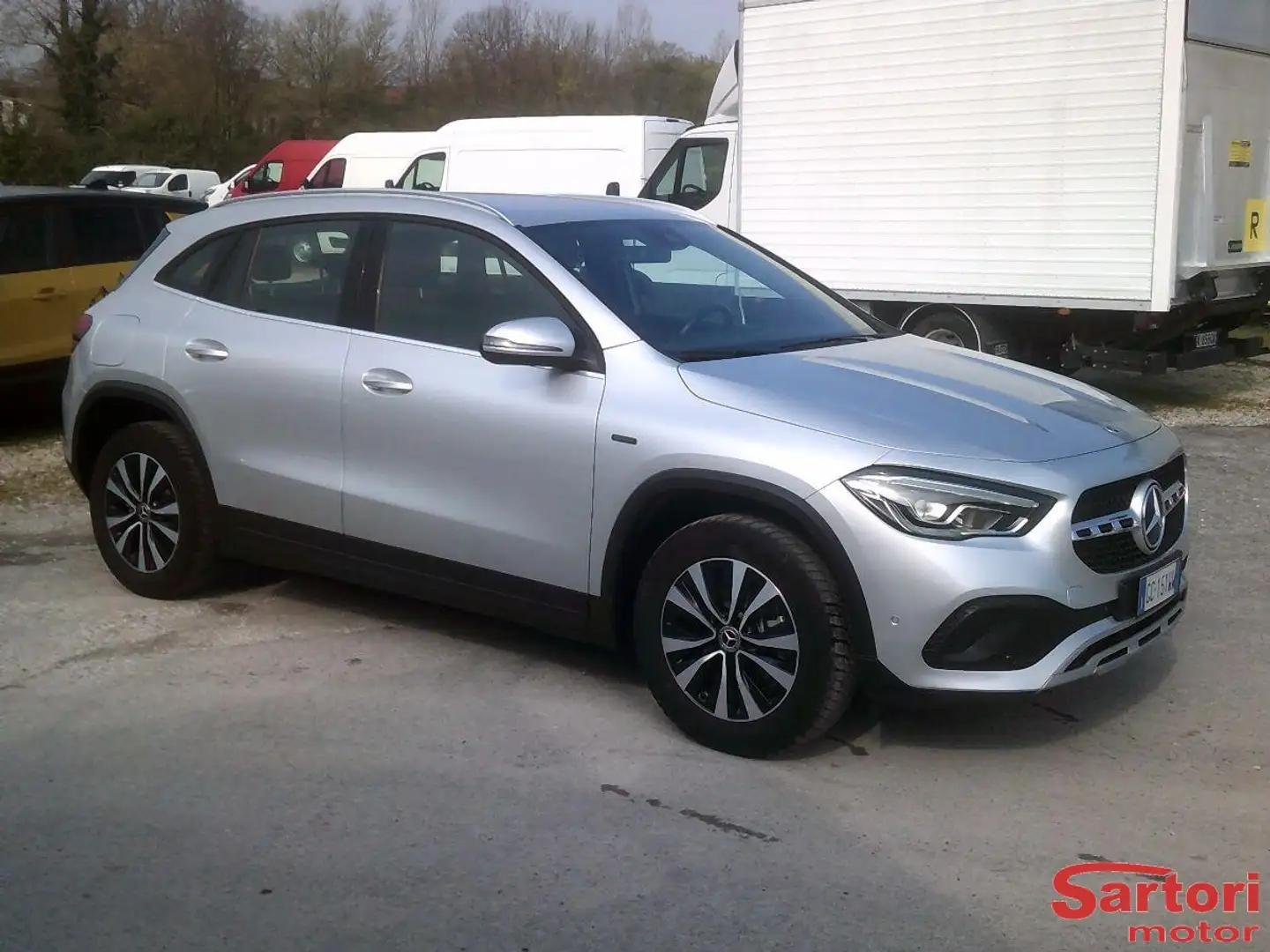 Mercedes-Benz GLA 250 UNIPROPRIETARIO OTTIME CONDIZIONI! Argento - 2