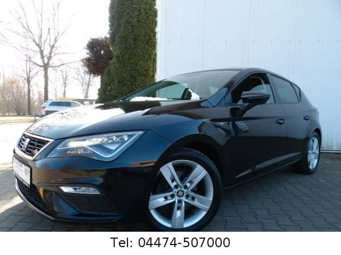 SEAT Leon FR 1.4 TSI 150PS Navi Kamera LED DAB Schwarz - 1