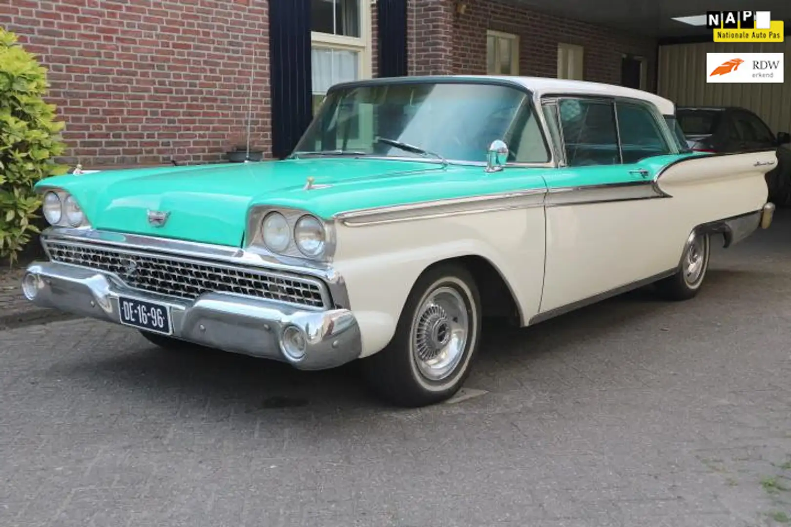 Ford Fairlane 500 Harde en nette auto Weiß - 1