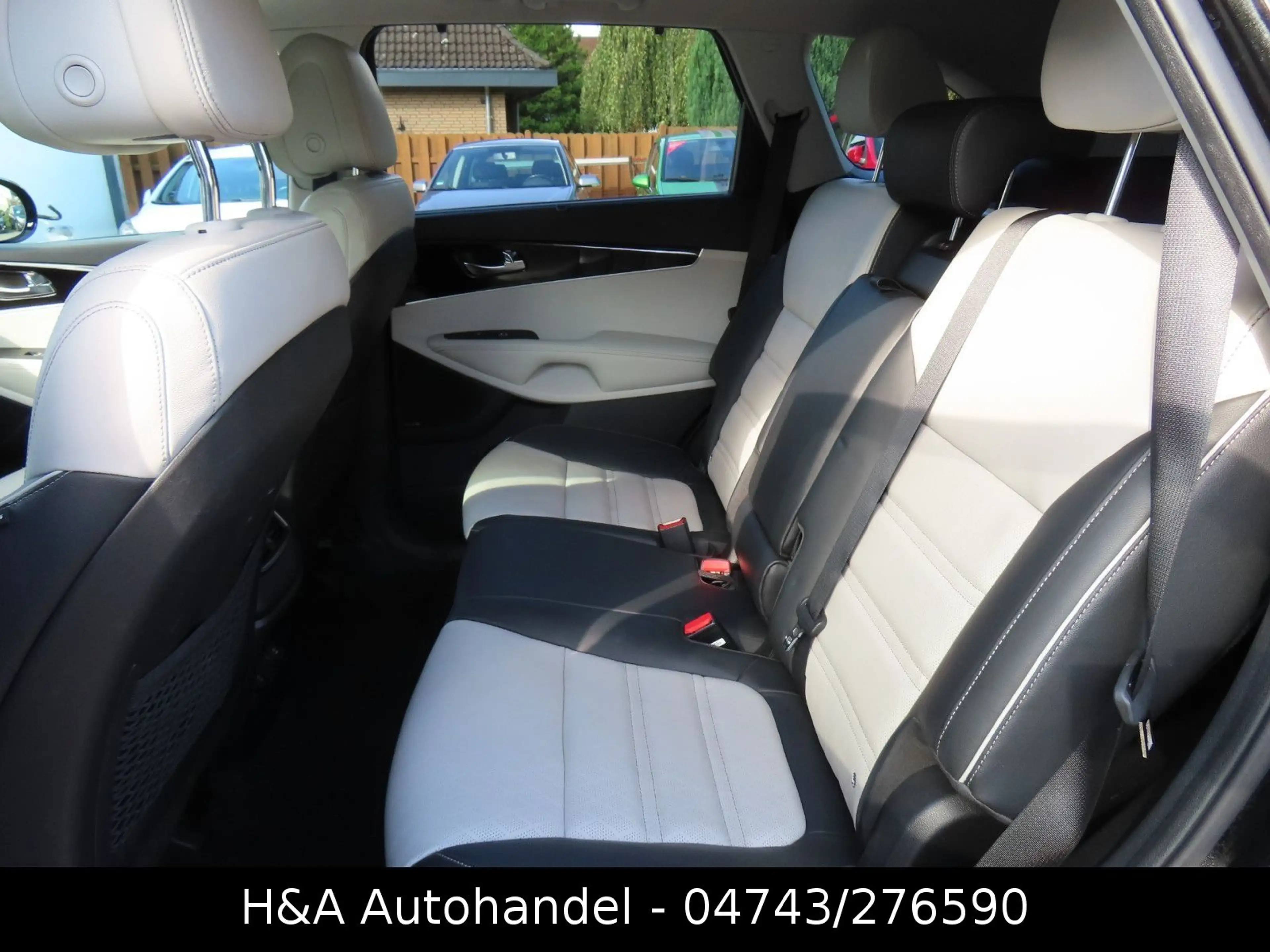Kia Sorento Platinum Edition 4WD — photo 9