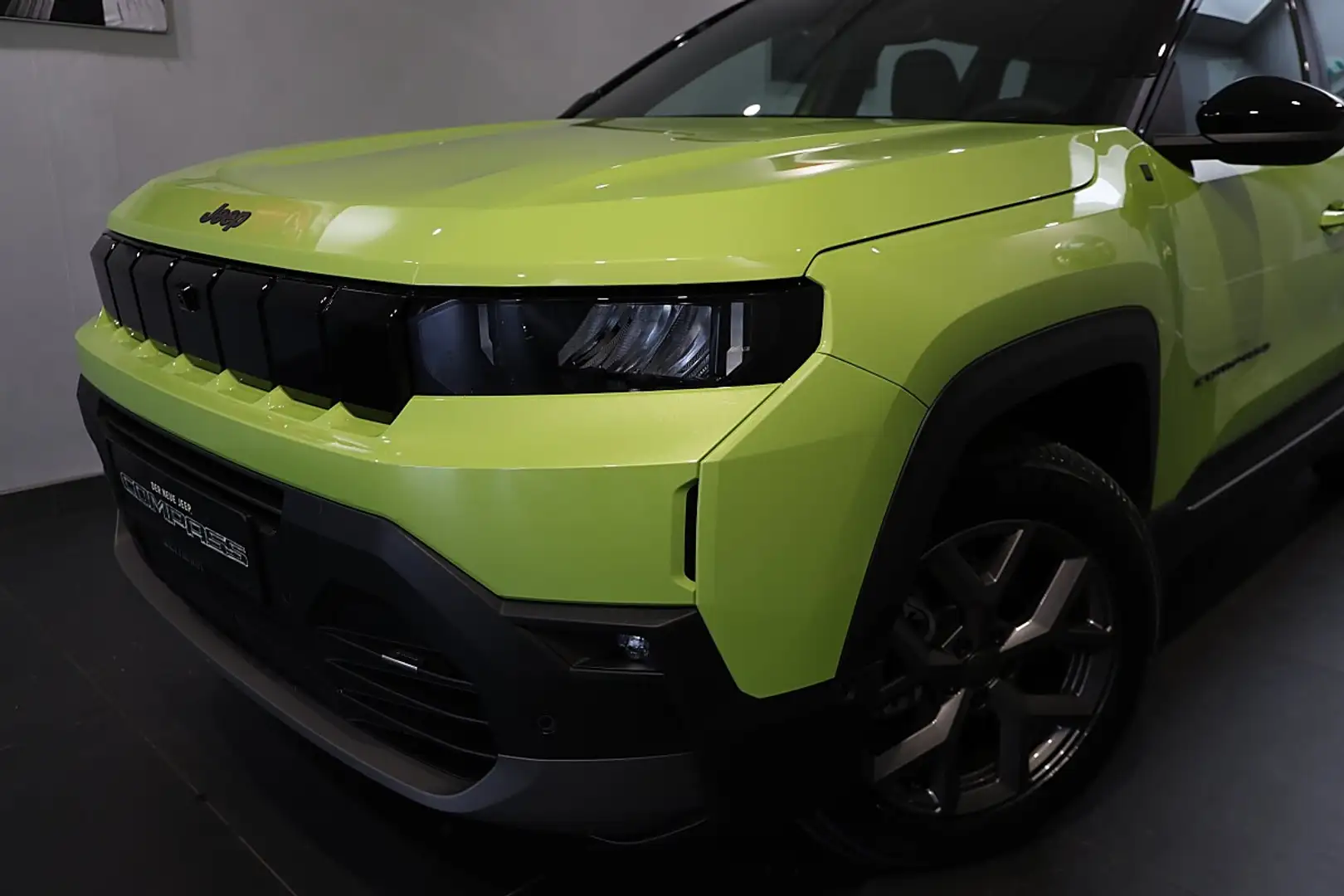 Jeep Compass 1.2 DCT6 Mild-Hybrid Altitude Schwarz - 2