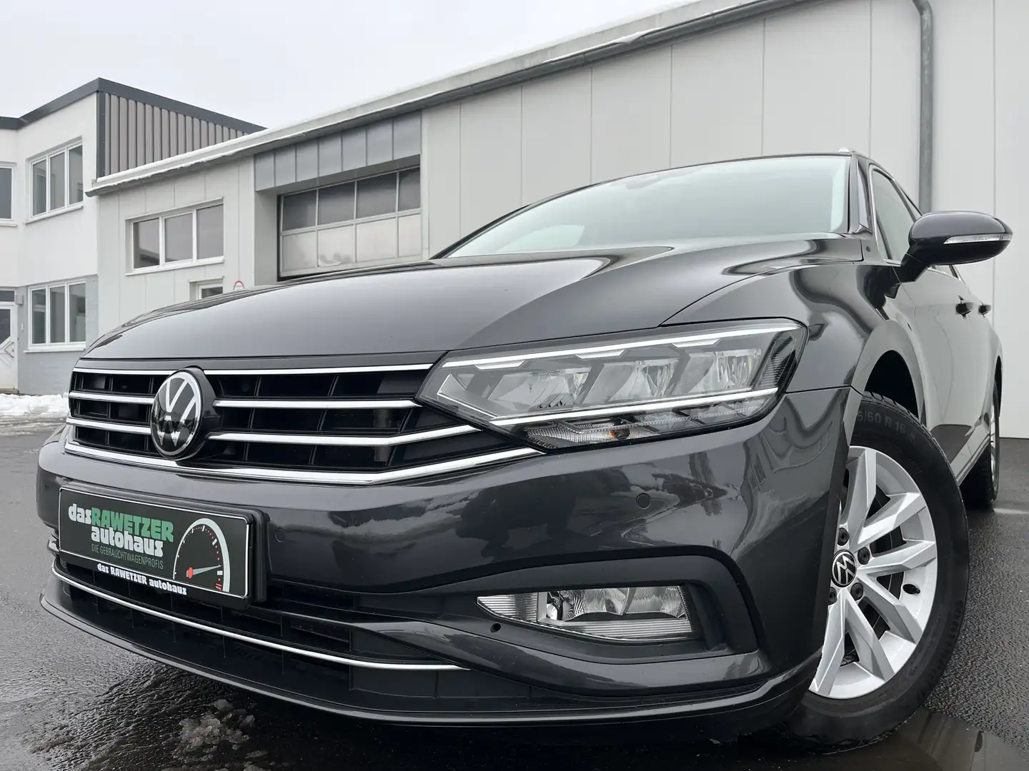 Volkswagen Passat Variant 2.0 TDI DSG Business 175€ m.20% Anz. AHK TravelA Gris - 1