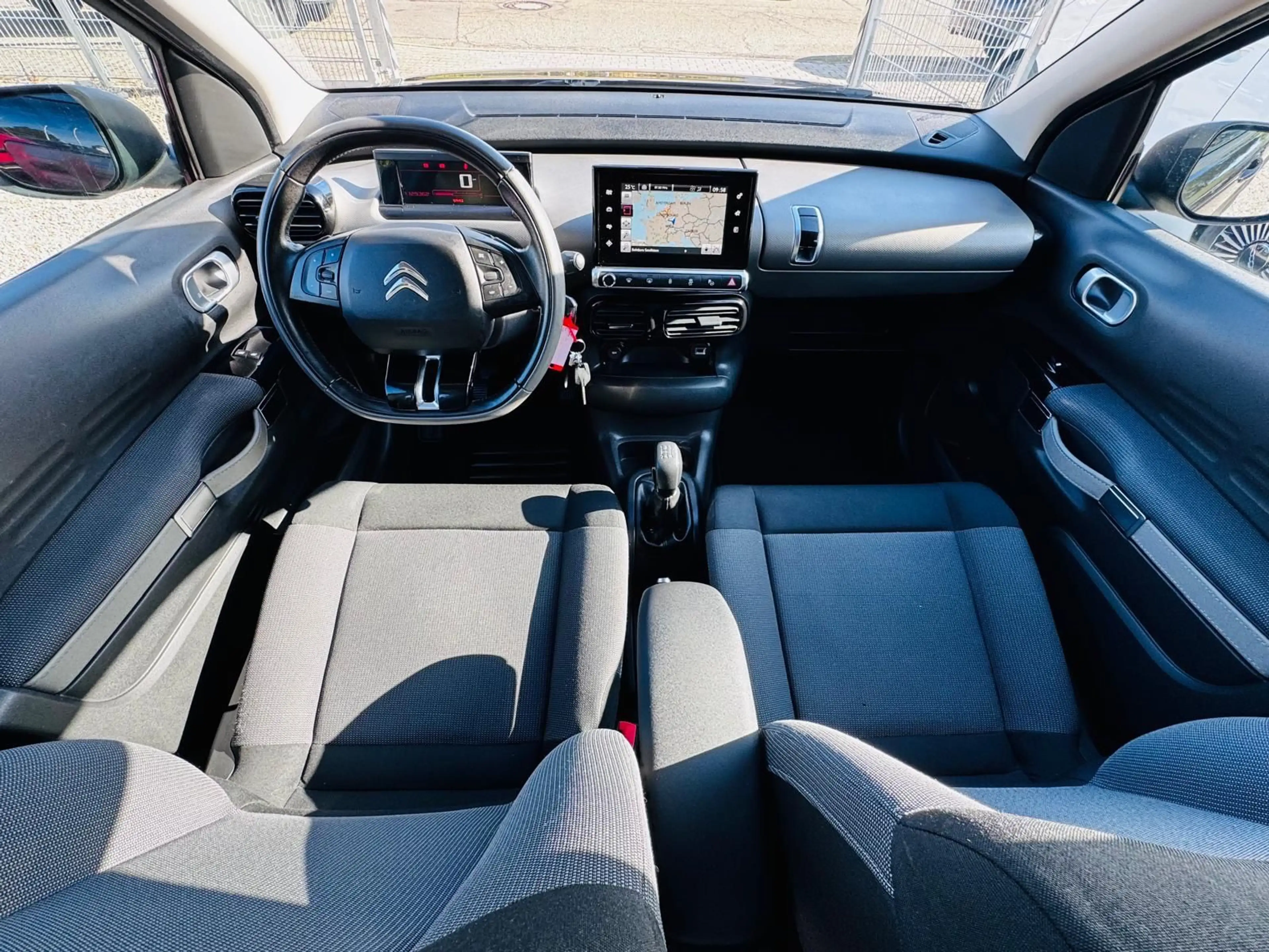 Citroen C4 Cactus Shine*NAVI*AHK*Selbstlenkende-Systeme* — photo 11