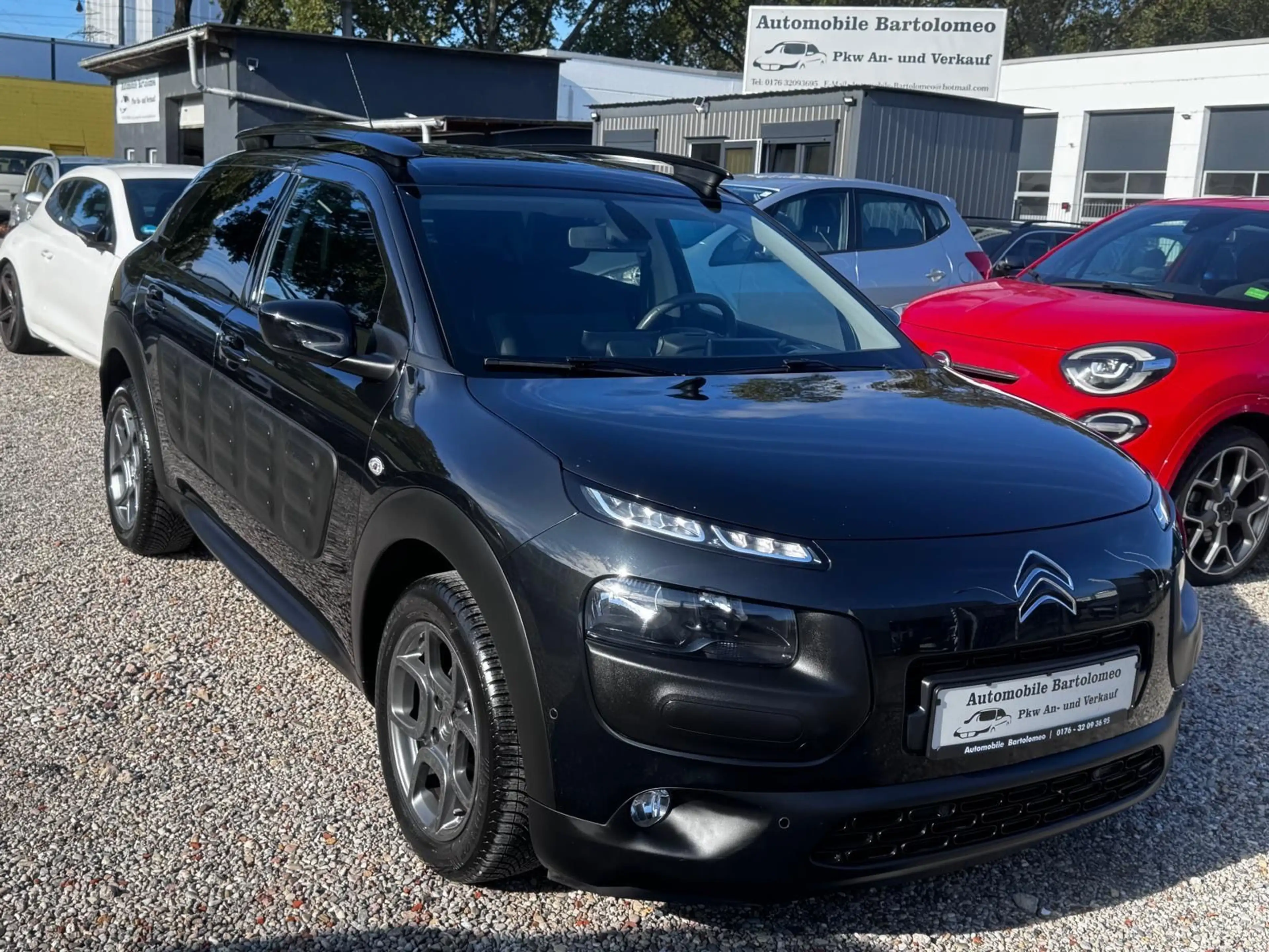 Citroen C4 Cactus Shine*NAVI*AHK*Selbstlenkende-Systeme*