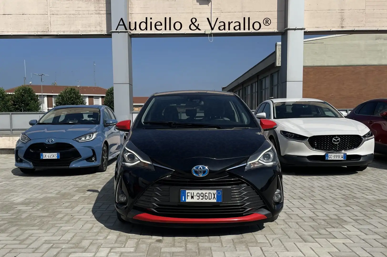 Toyota Yaris Yaris 1.5 Hybrid 5 porte Y20 Rosso - 2