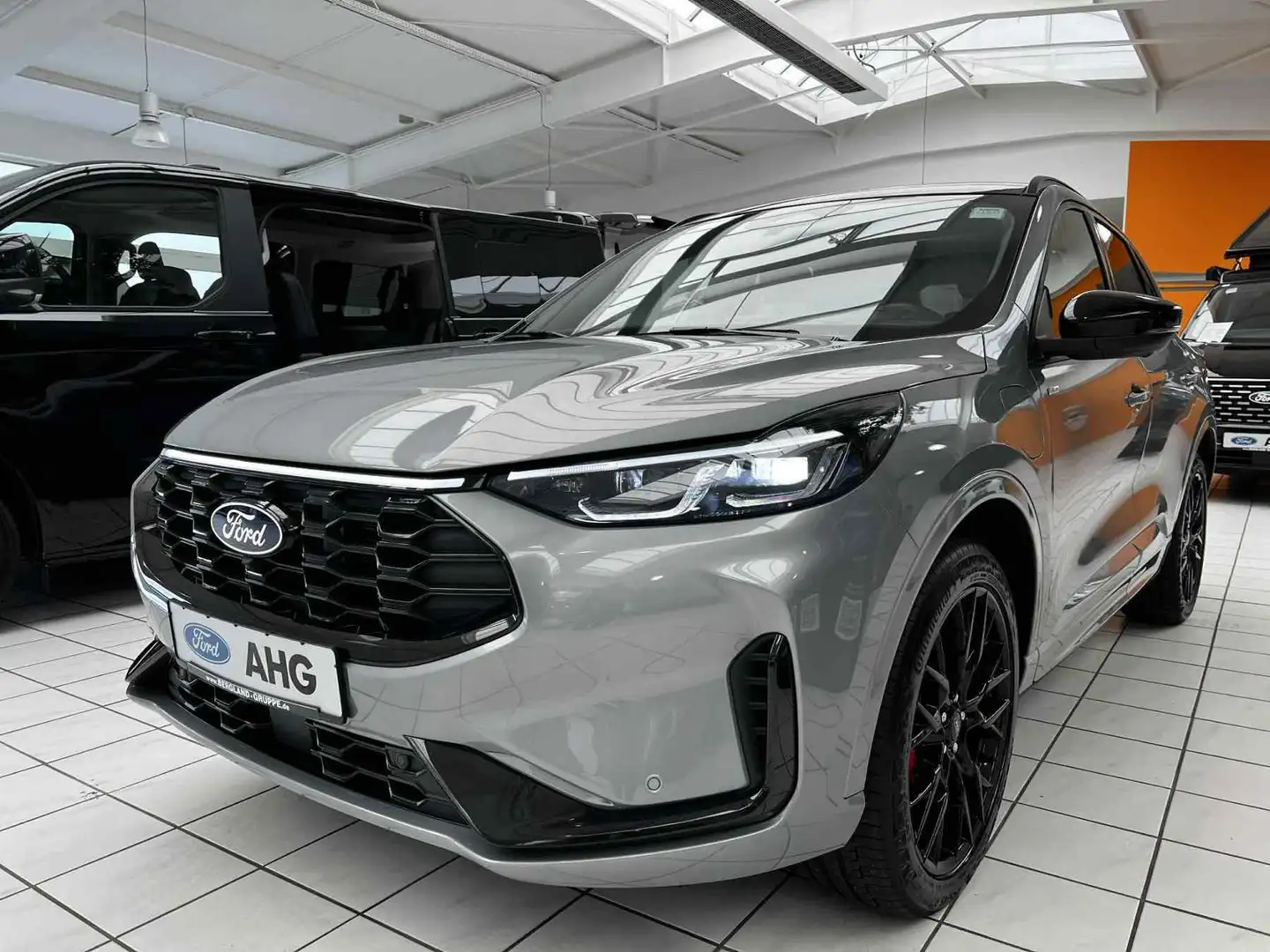 Ford Kuga ST-Line X *Matrix*Styling-Paket* Silber - 1