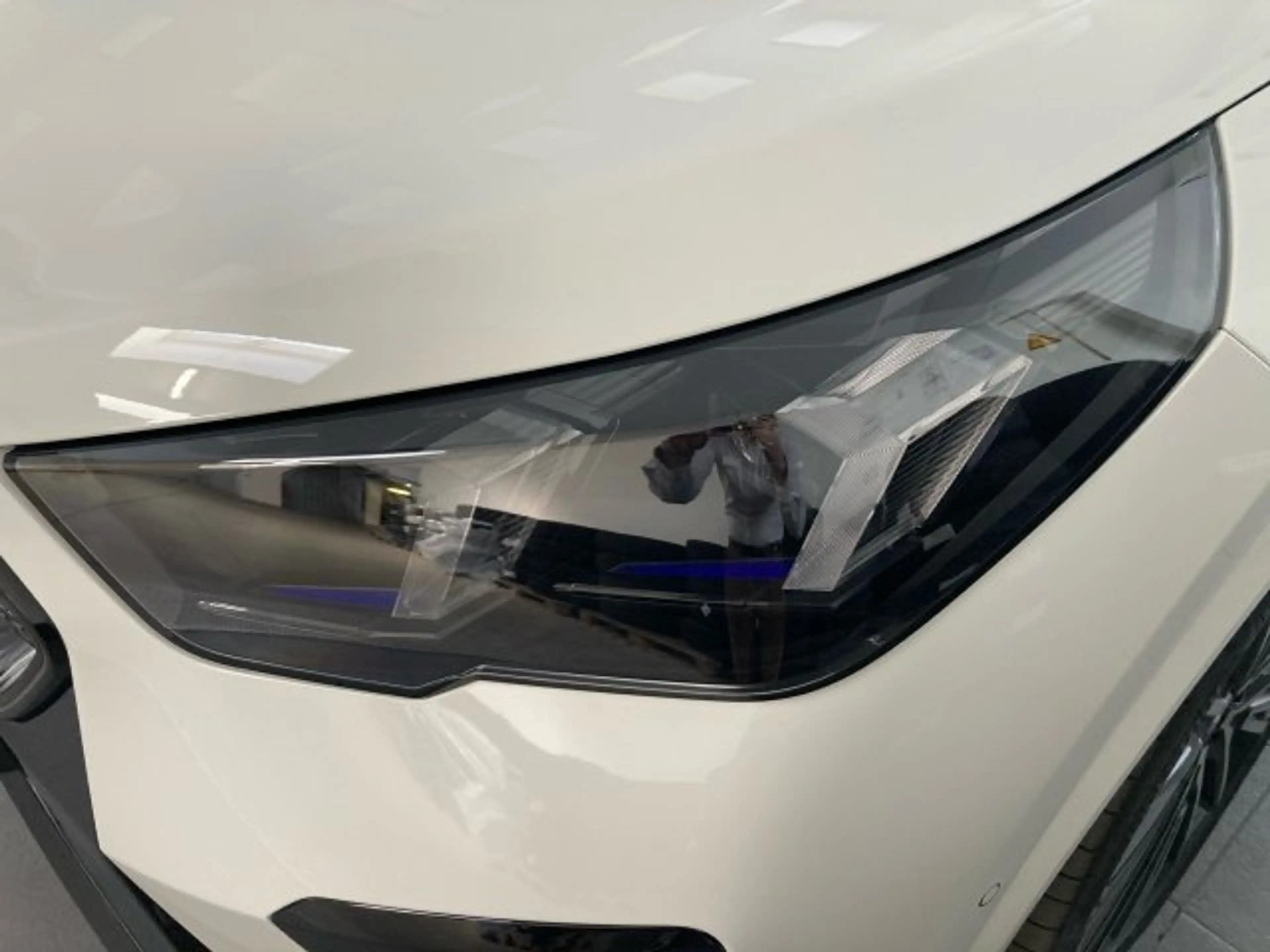 BMW iX2 eDrive20 U10 HB0 — photo 8