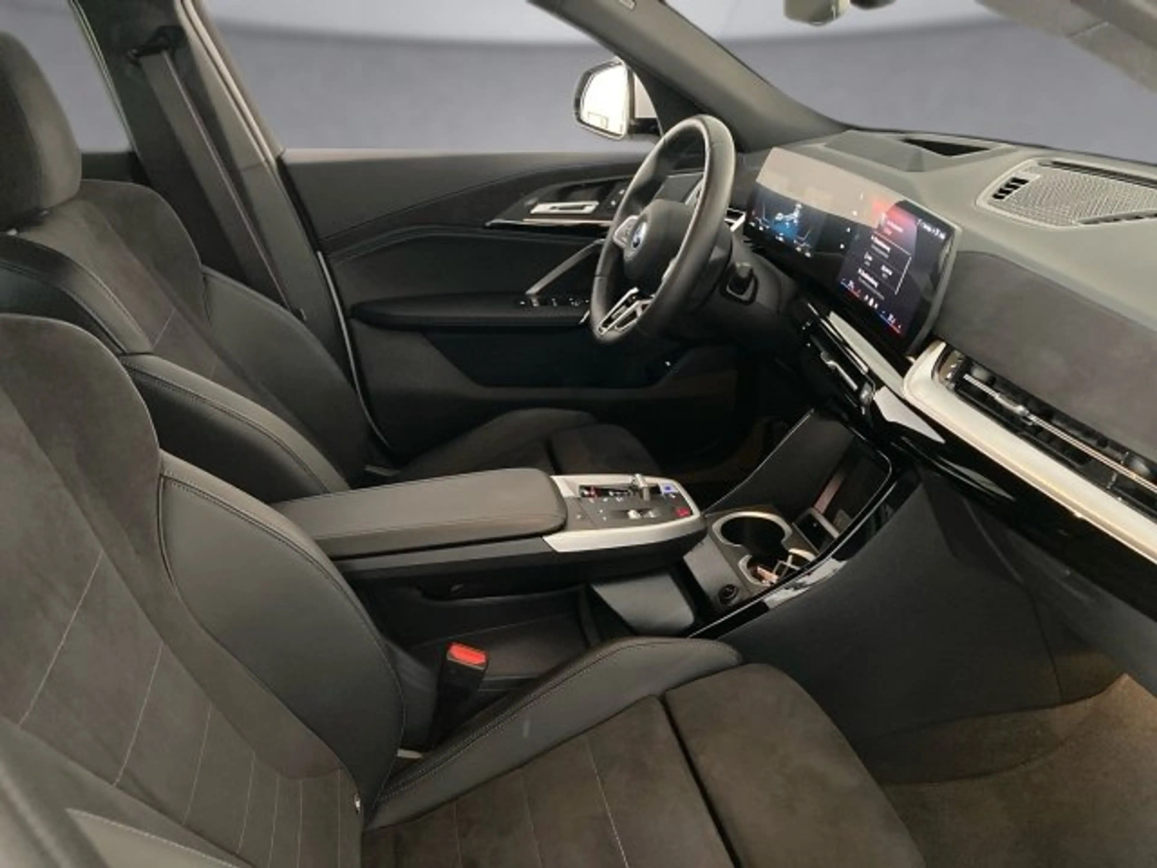 BMW iX2 eDrive20 U10 HB0 — photo 9