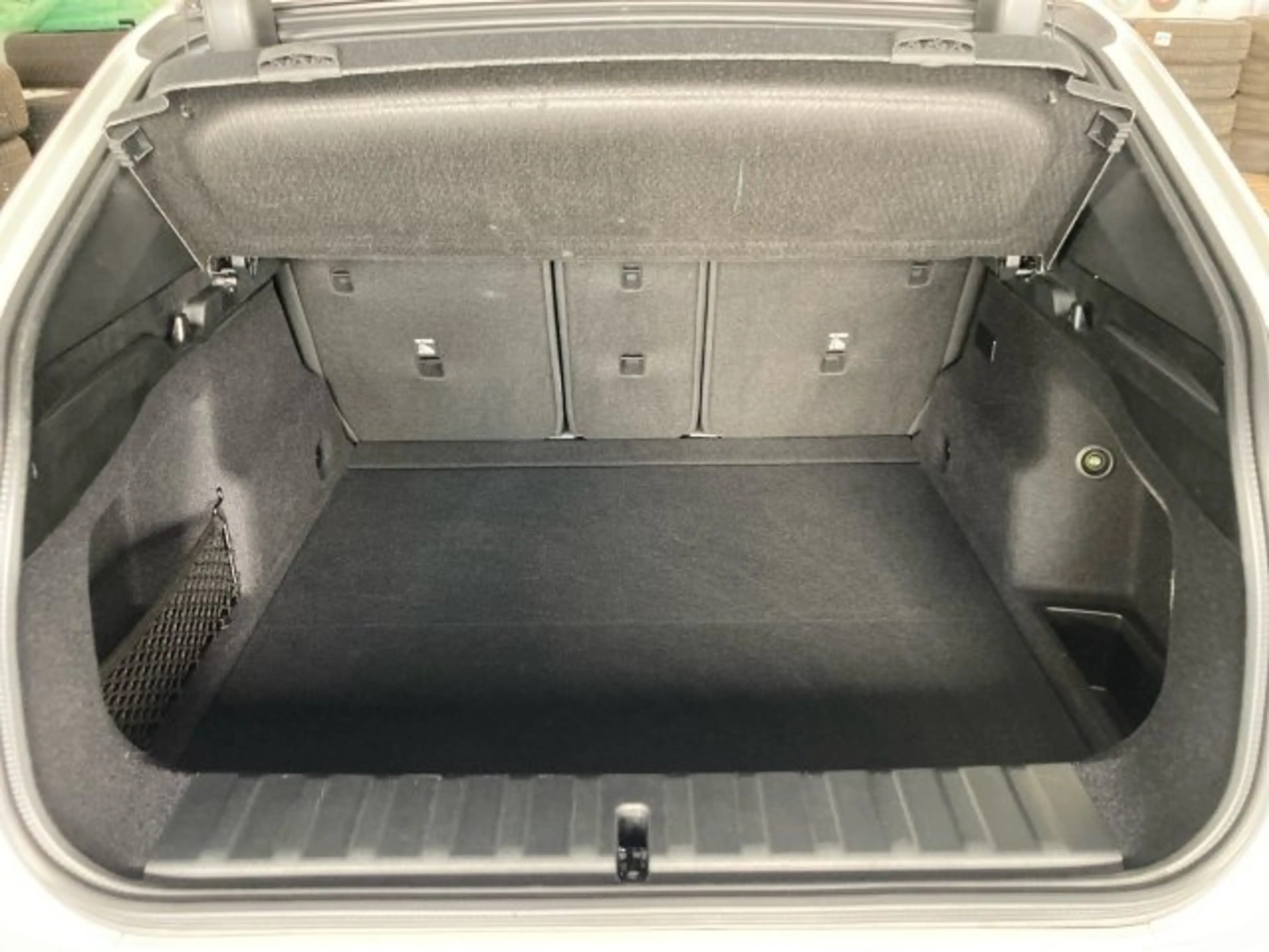 BMW iX2 eDrive20 U10 HB0 — photo 13