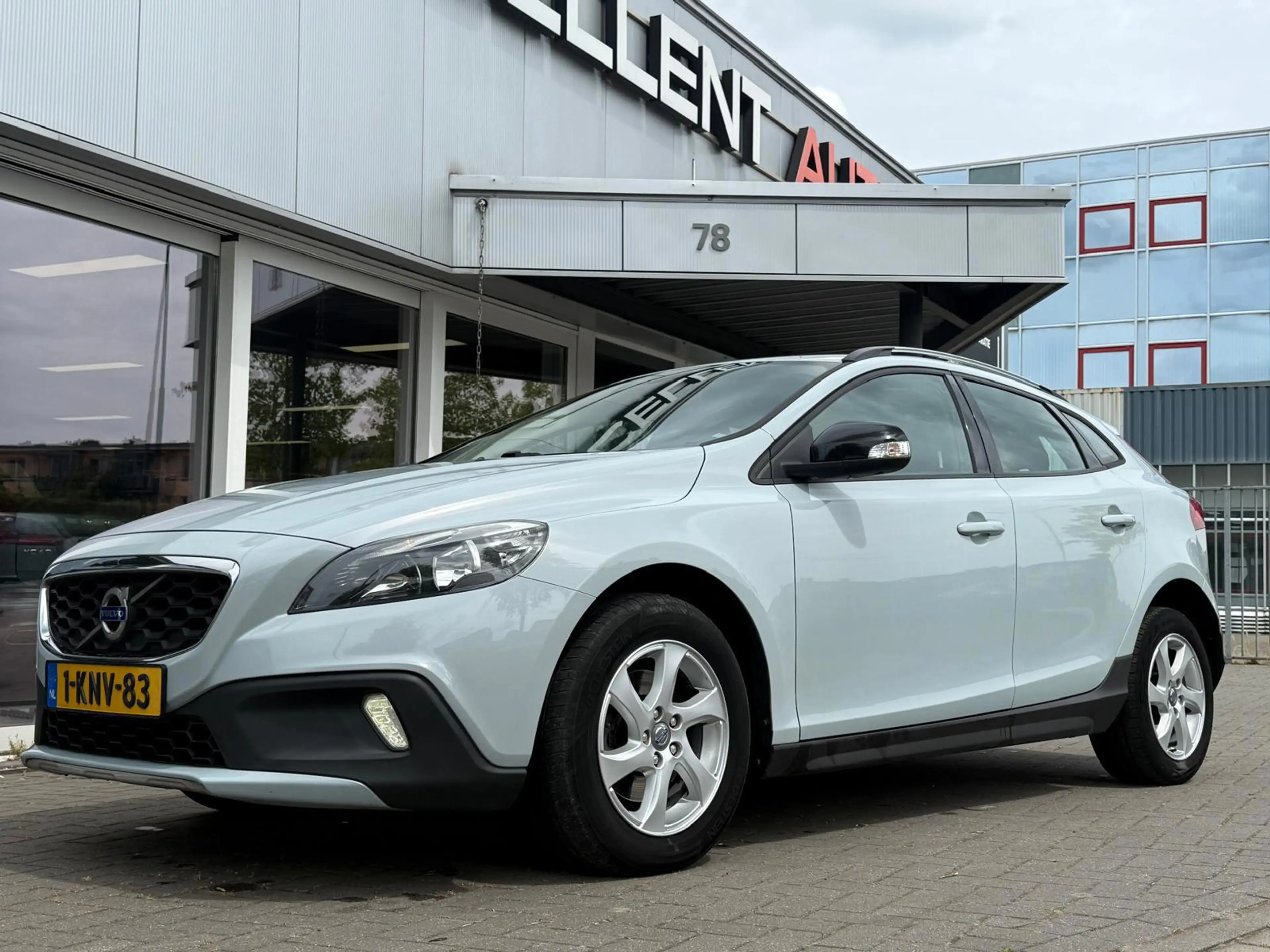 Volvo V40 Cross Country 1.6 D2 Kinetic - Navigatie — photo 2