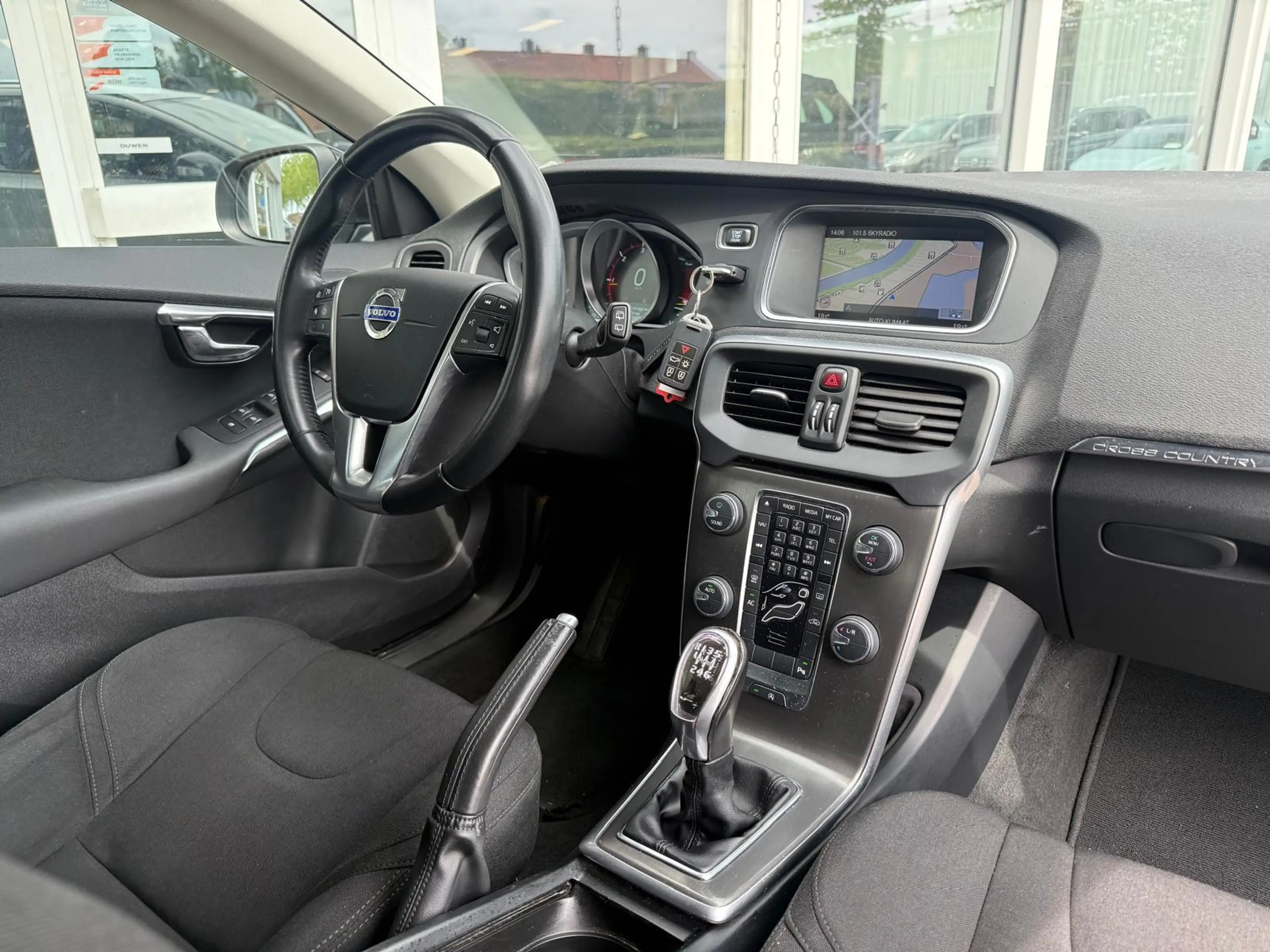 Volvo V40 Cross Country 1.6 D2 Kinetic - Navigatie — photo 12