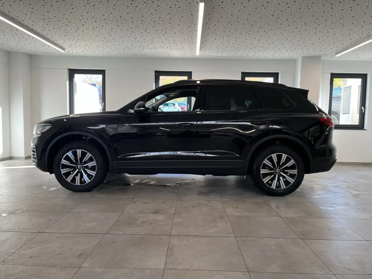 Volkswagen Touareg 3.0 V6 TDI 4Motion AHK el.Heckkl.ACC PDC Černá - 2
