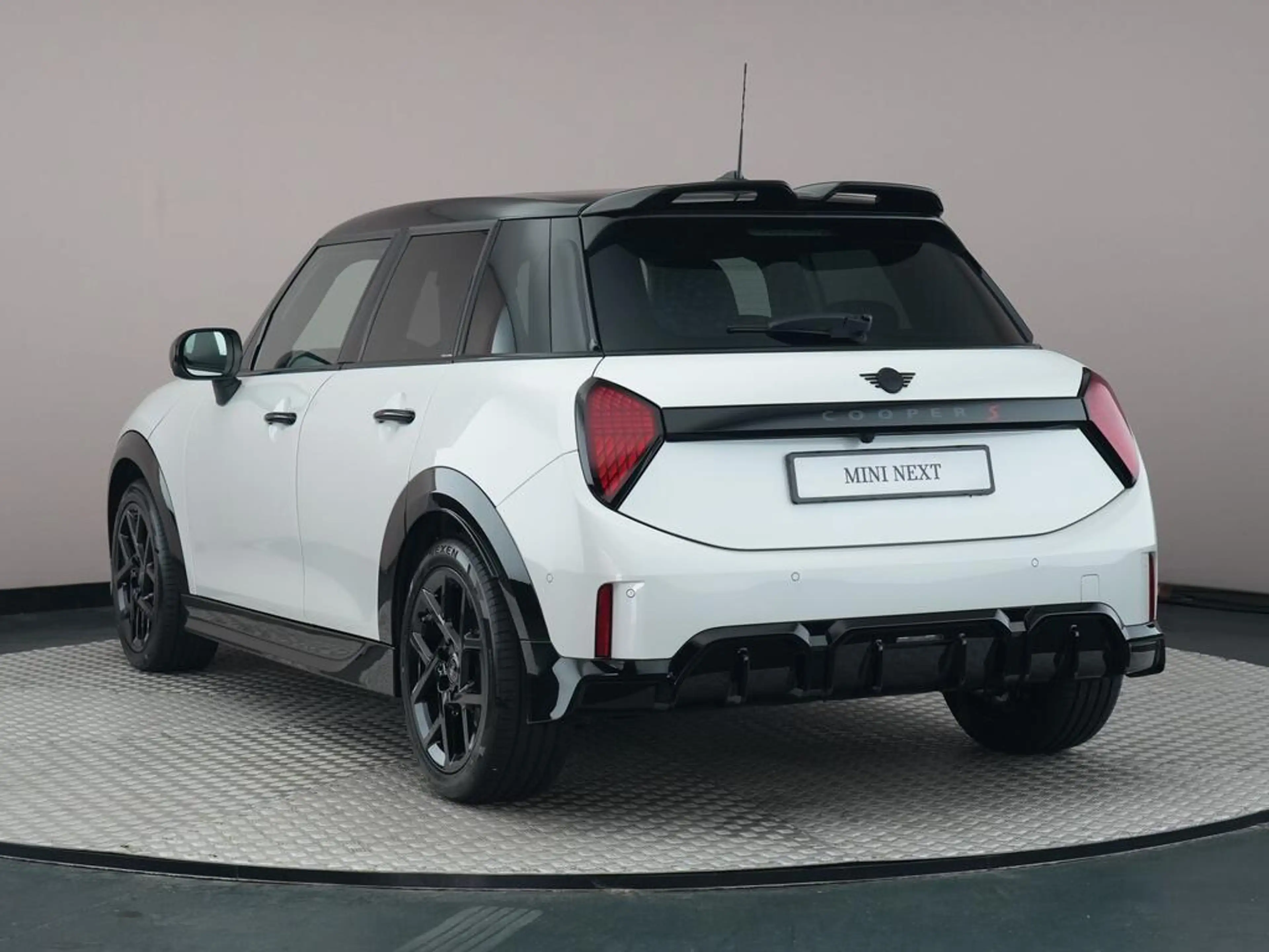 MINI Cooper S 5-Deurs 2.0 John Cooper Works XL — photo 10
